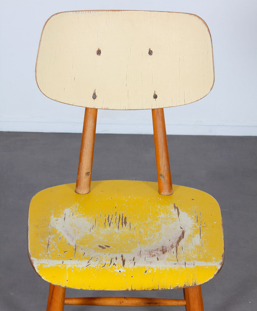 Chaise en bois produite par Ton 1960