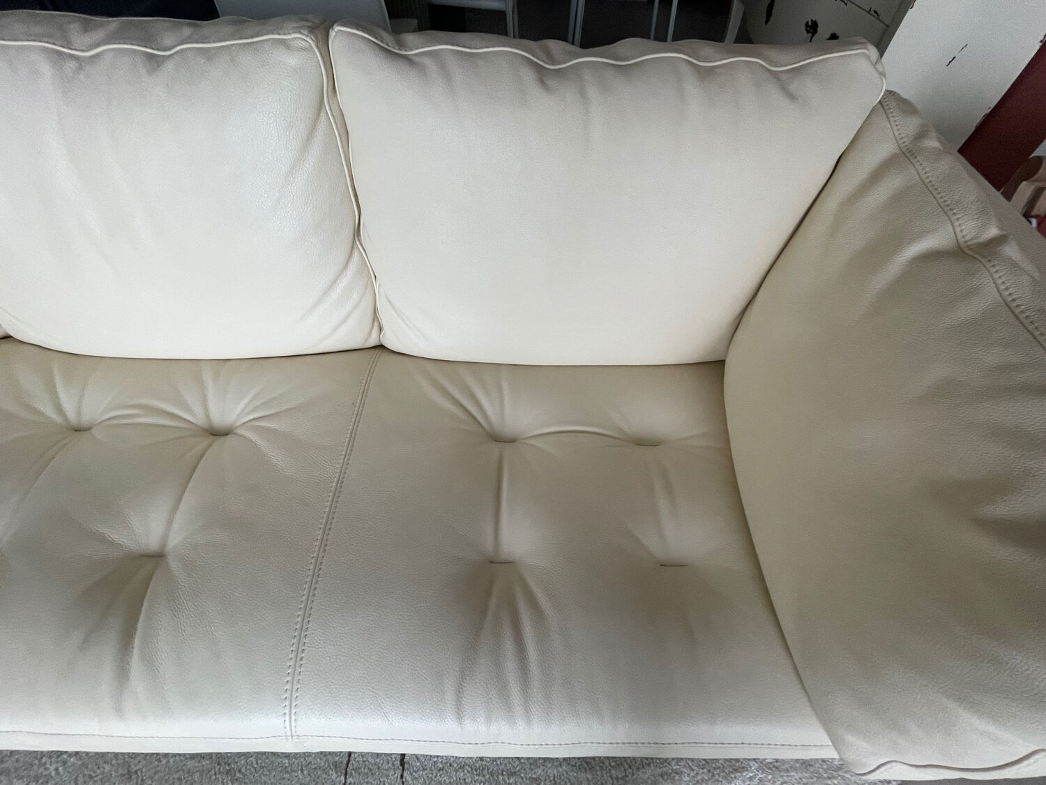 Panoramic leather lounge