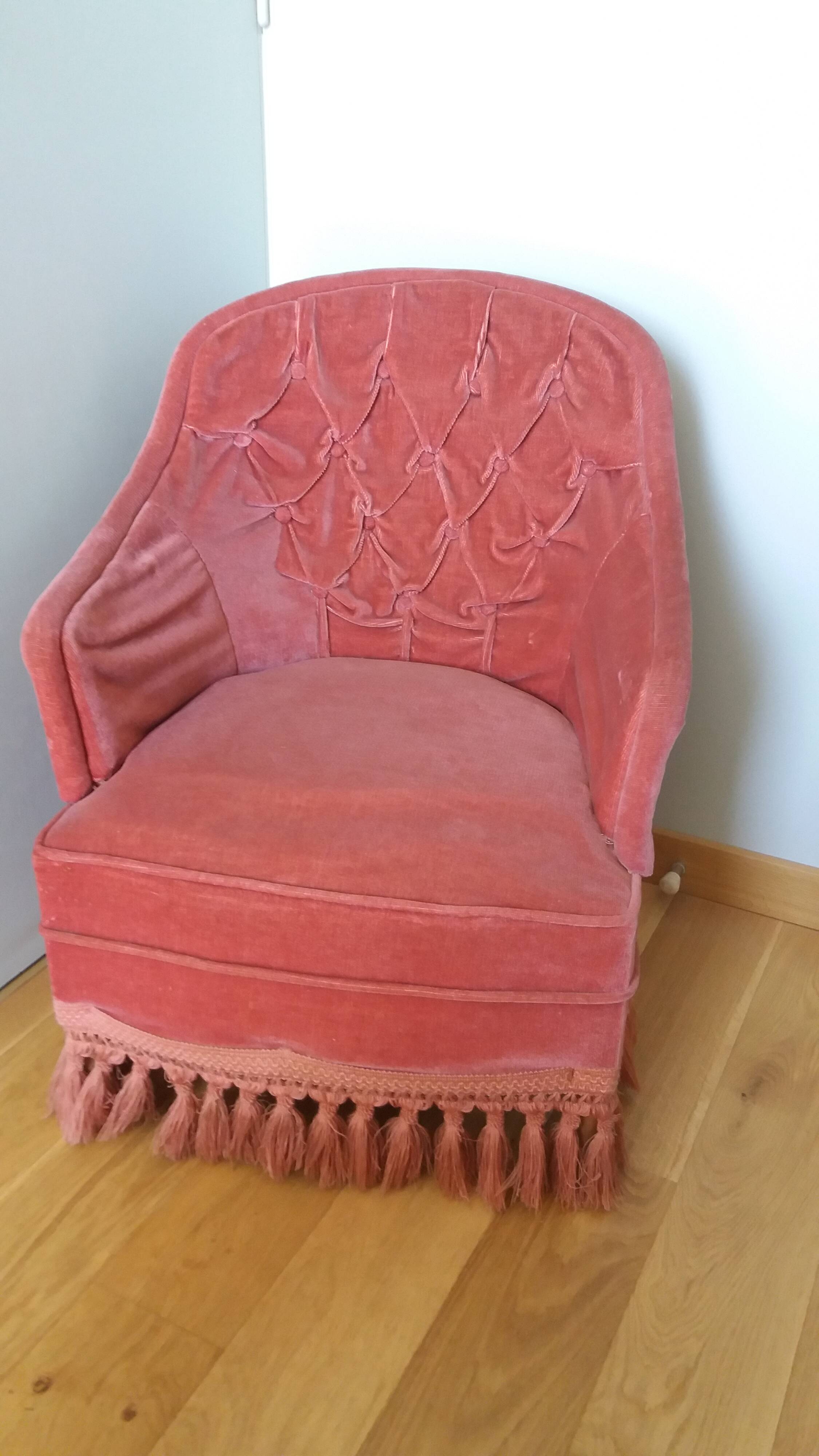 Fauteuil crapaud en velours rose