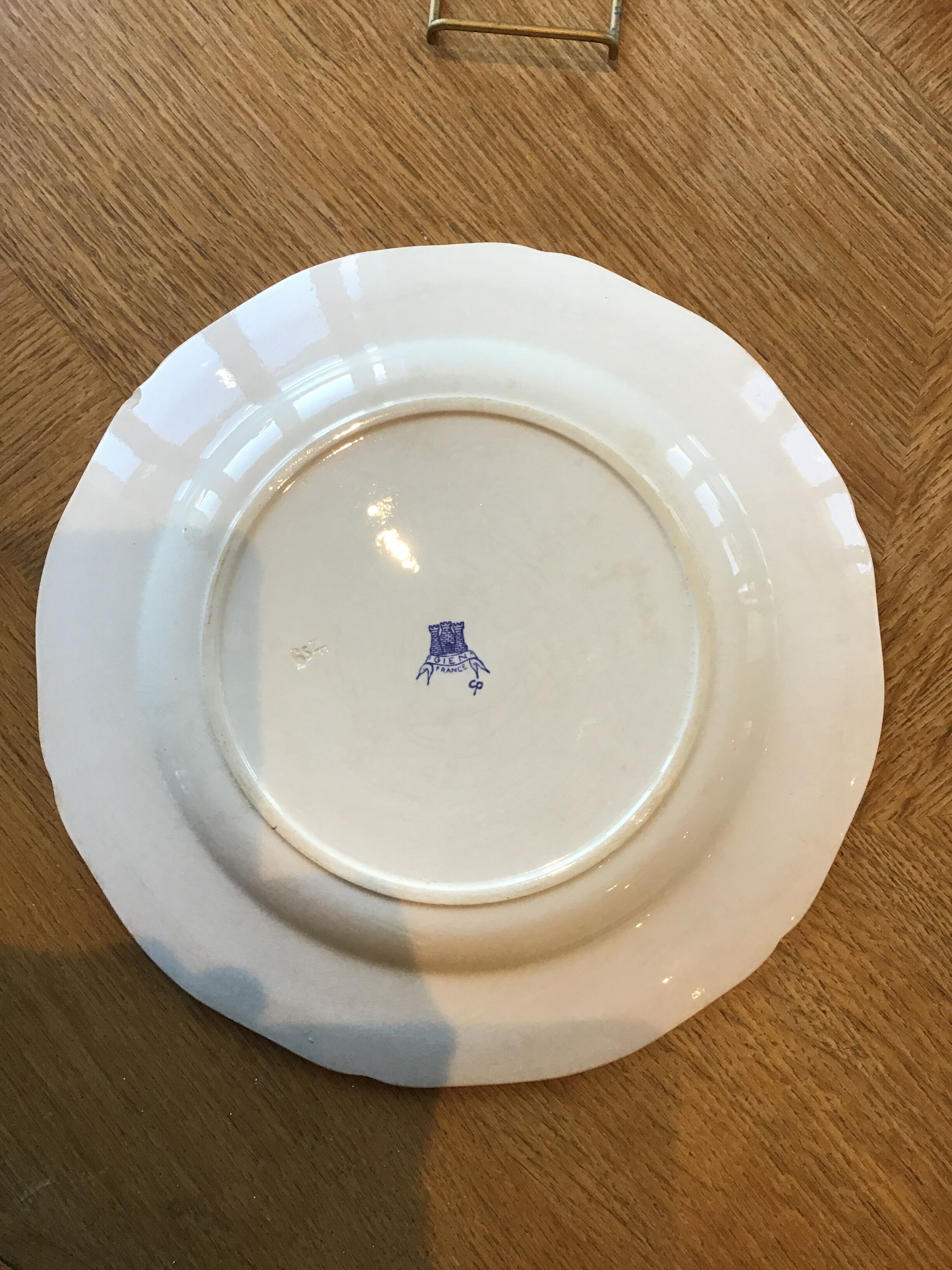 Service dish in Gien