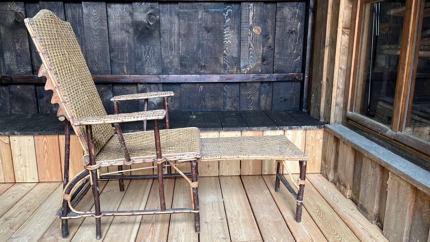 Rattan lounge chair 1920s