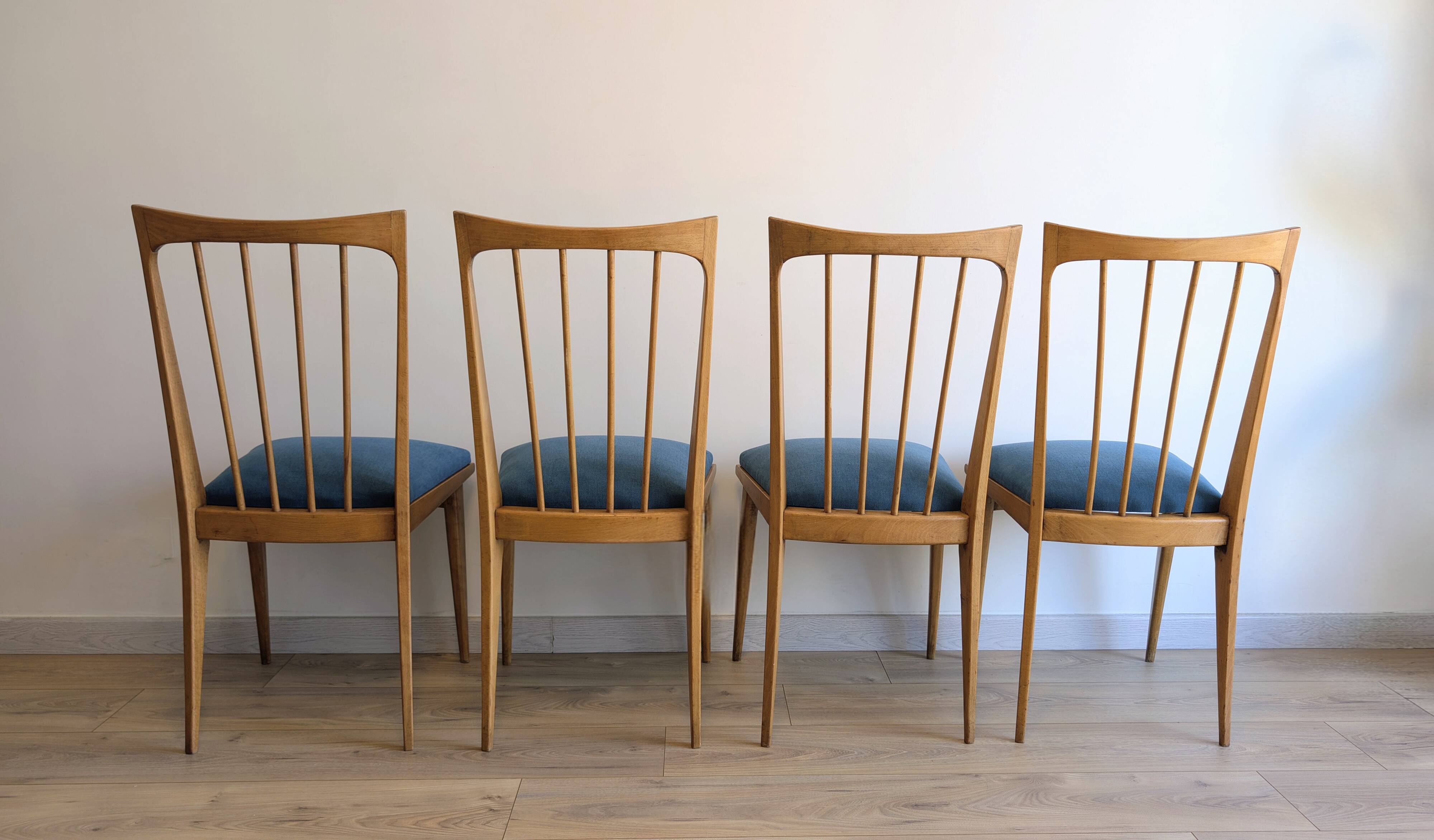 Ensemble de 4 chaises au style nordique minimaliste
