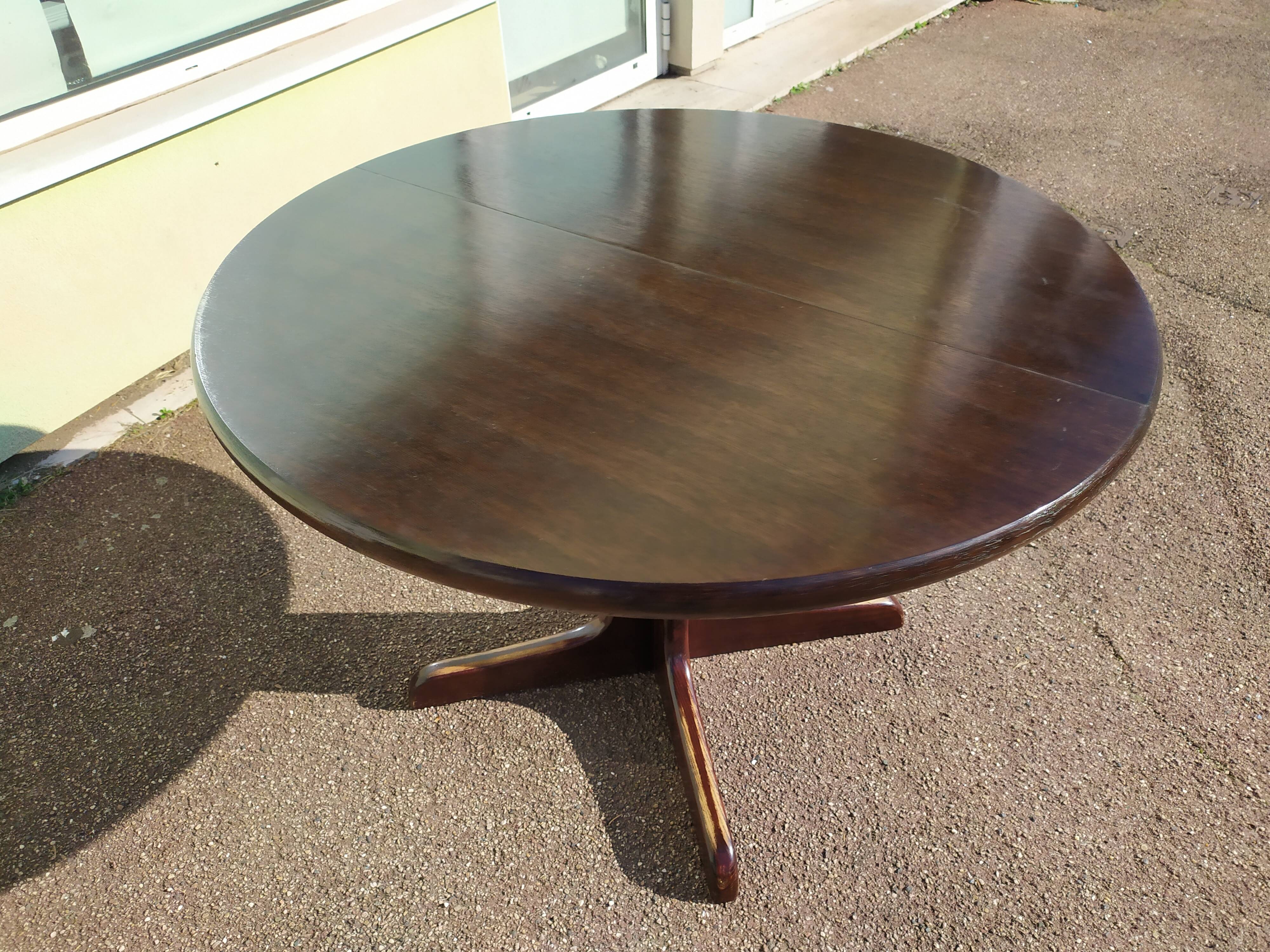 Round extendable wooden table - year 1960 - 110cm to 210cm