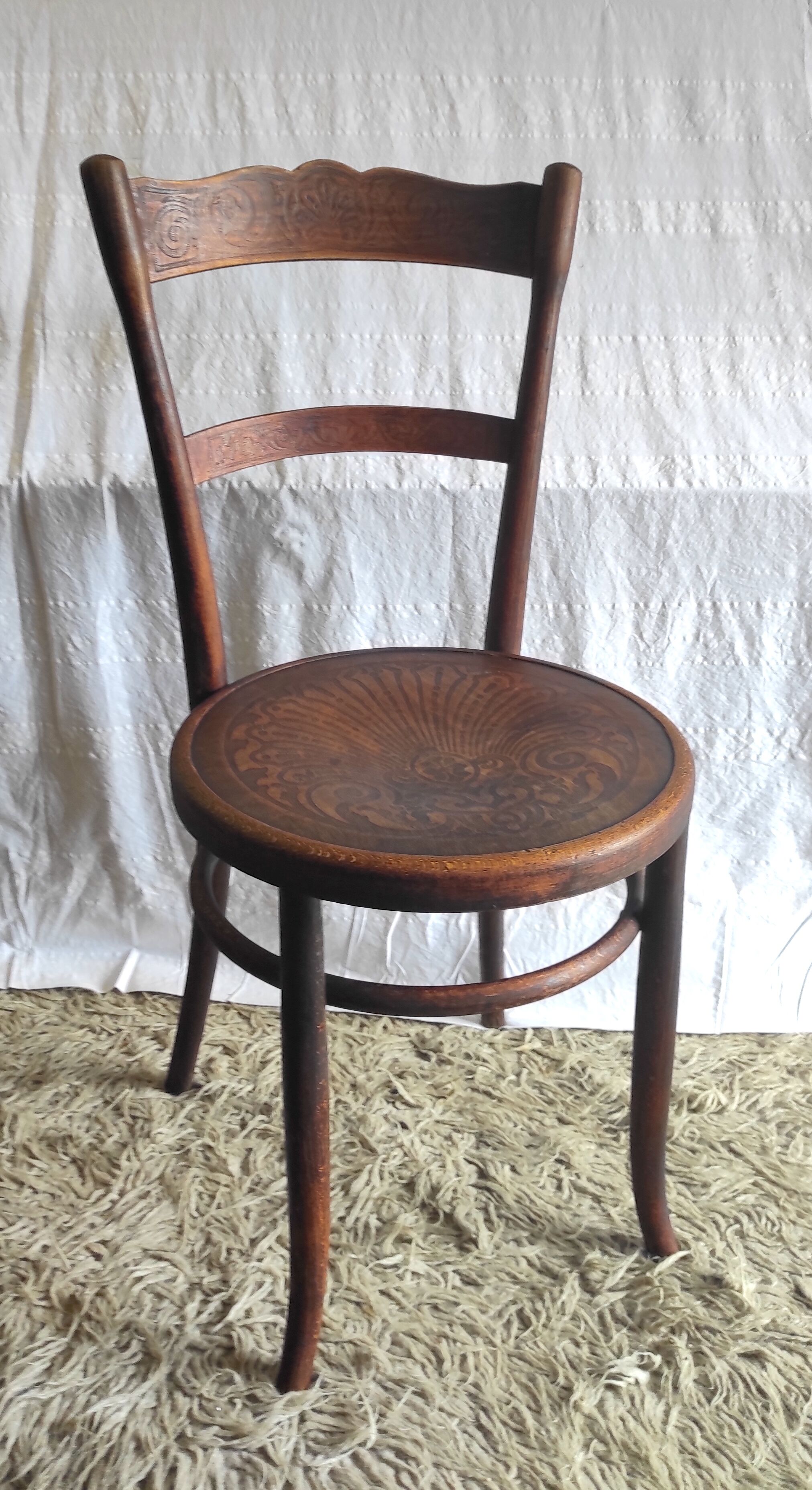 Bistro chair by Fischel in curved wood – early twentieth century