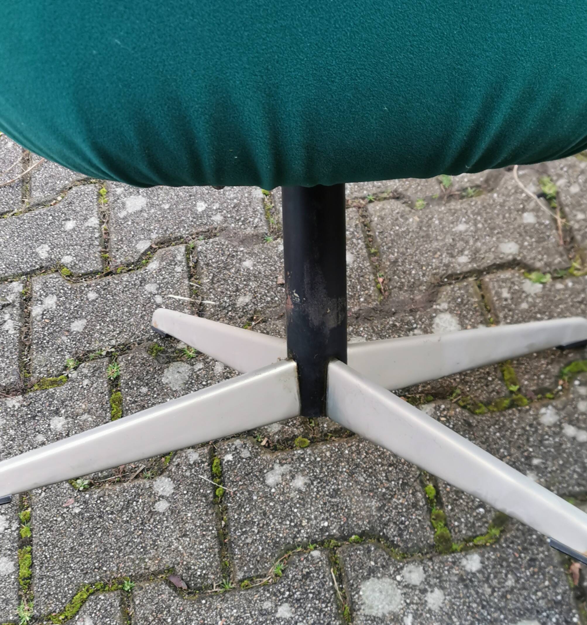 Egg swivel chairs by Carl Eric Klote, Sweden 1960