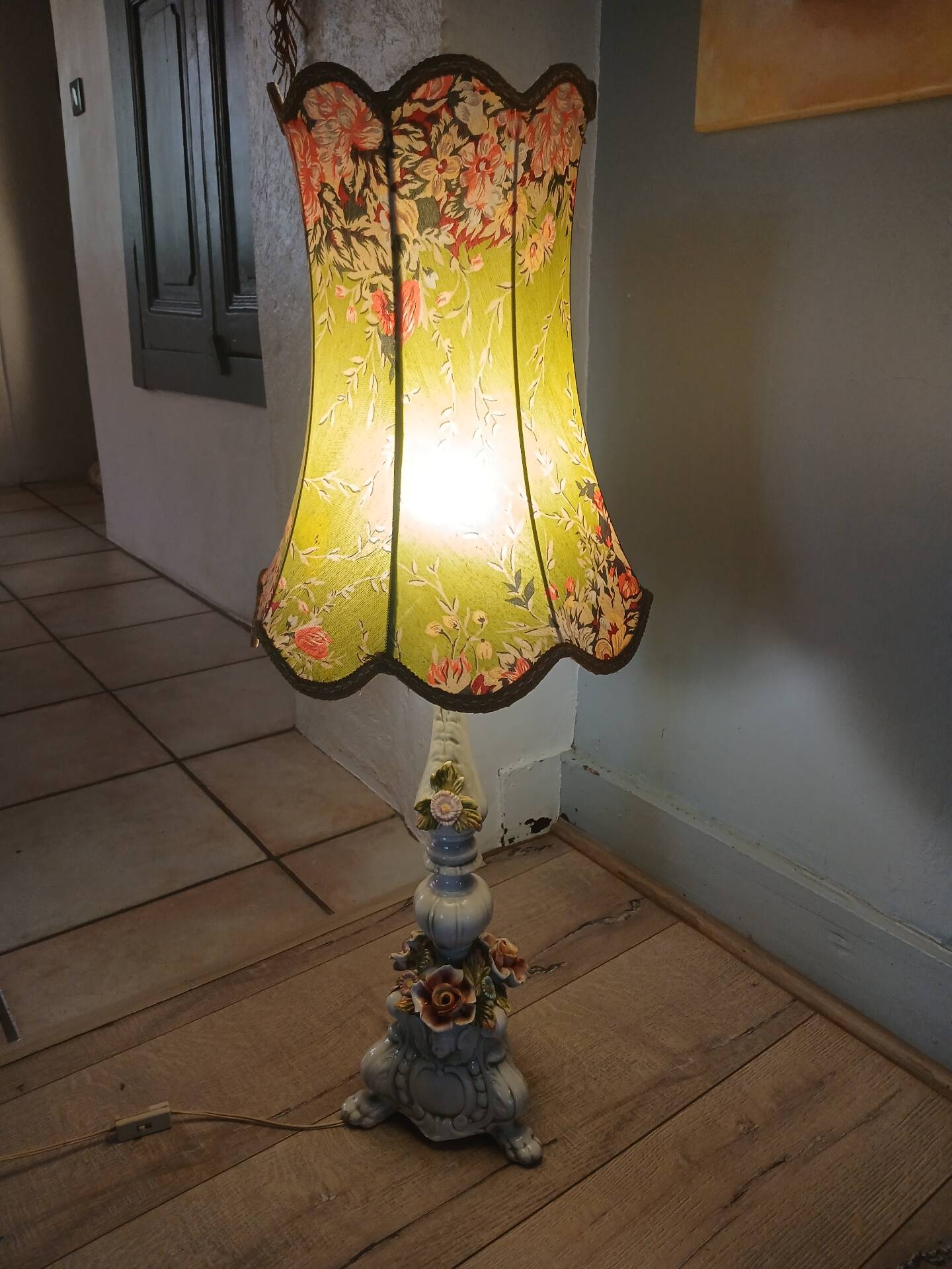 Antique lamp in Italian ceramic