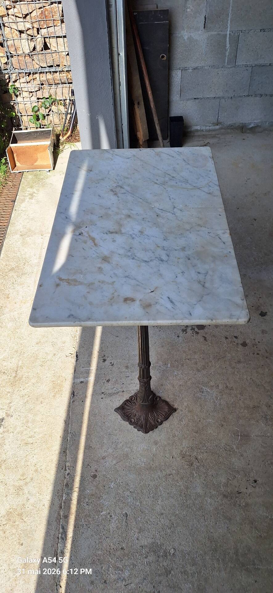 table bistrot marbre fonte