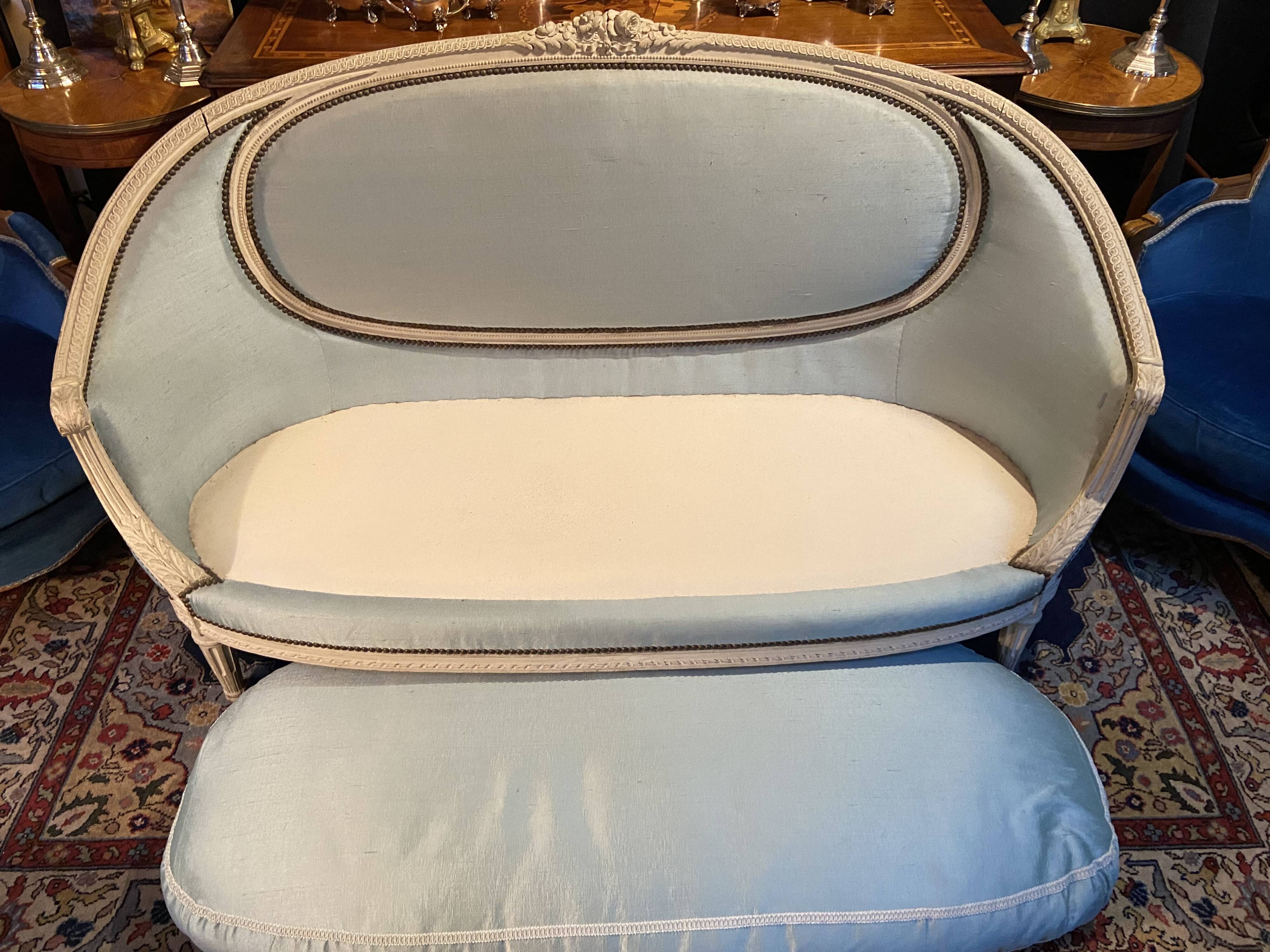 Louis XVI basket sofa from the 18th century