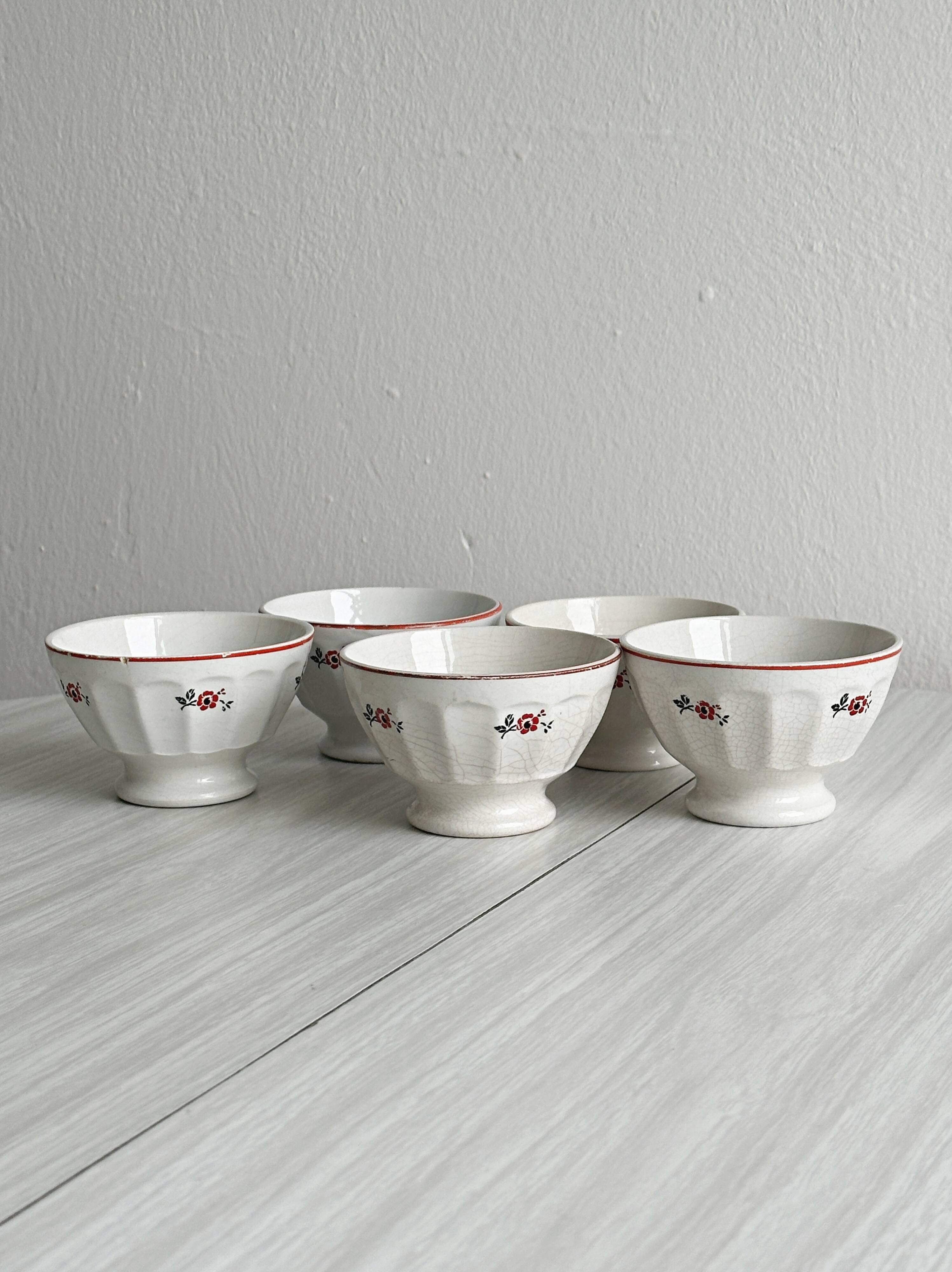 Set of 5 small ceramic bowls