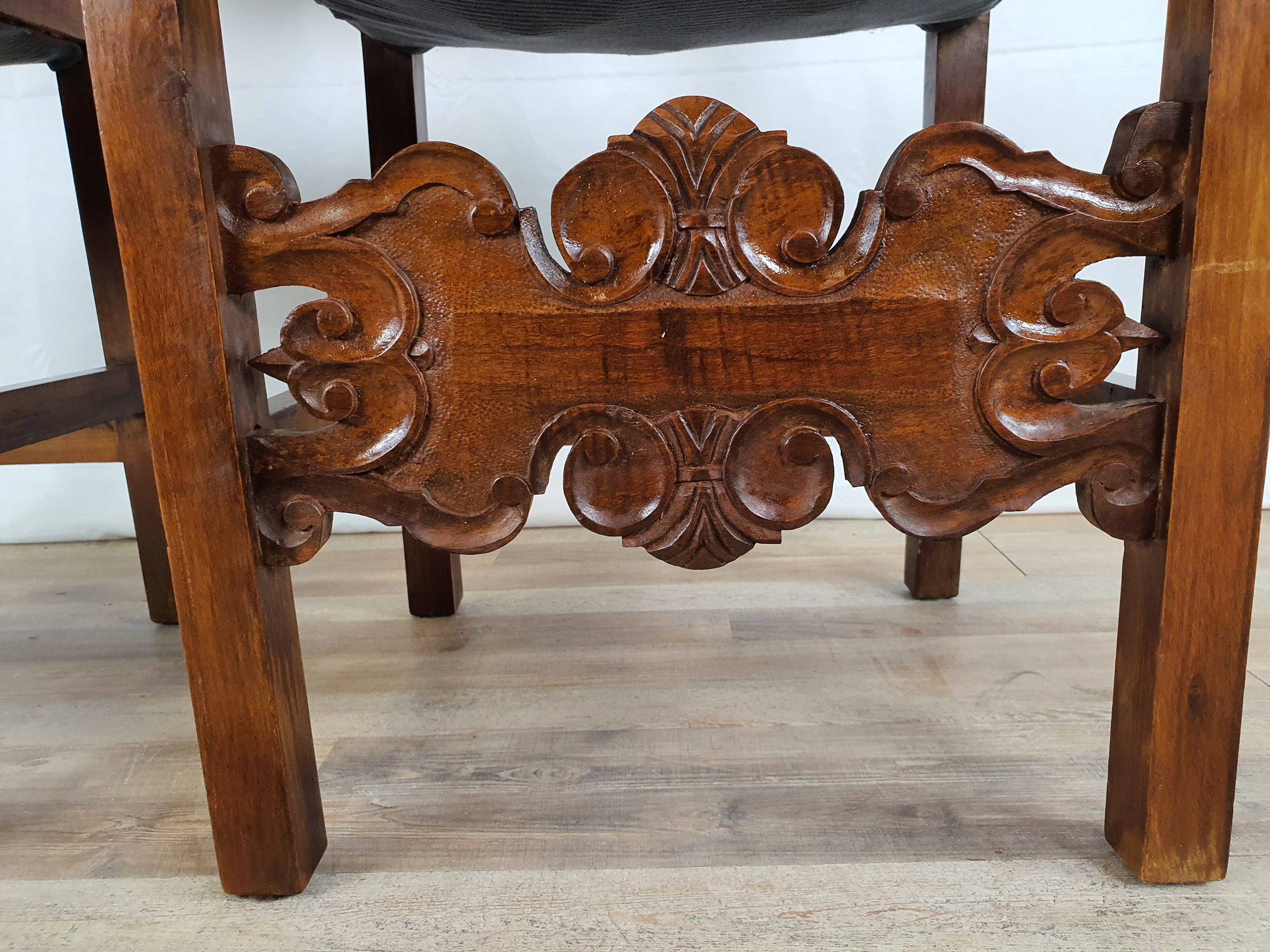 Pair of Renaissance chairs from the early 1900s