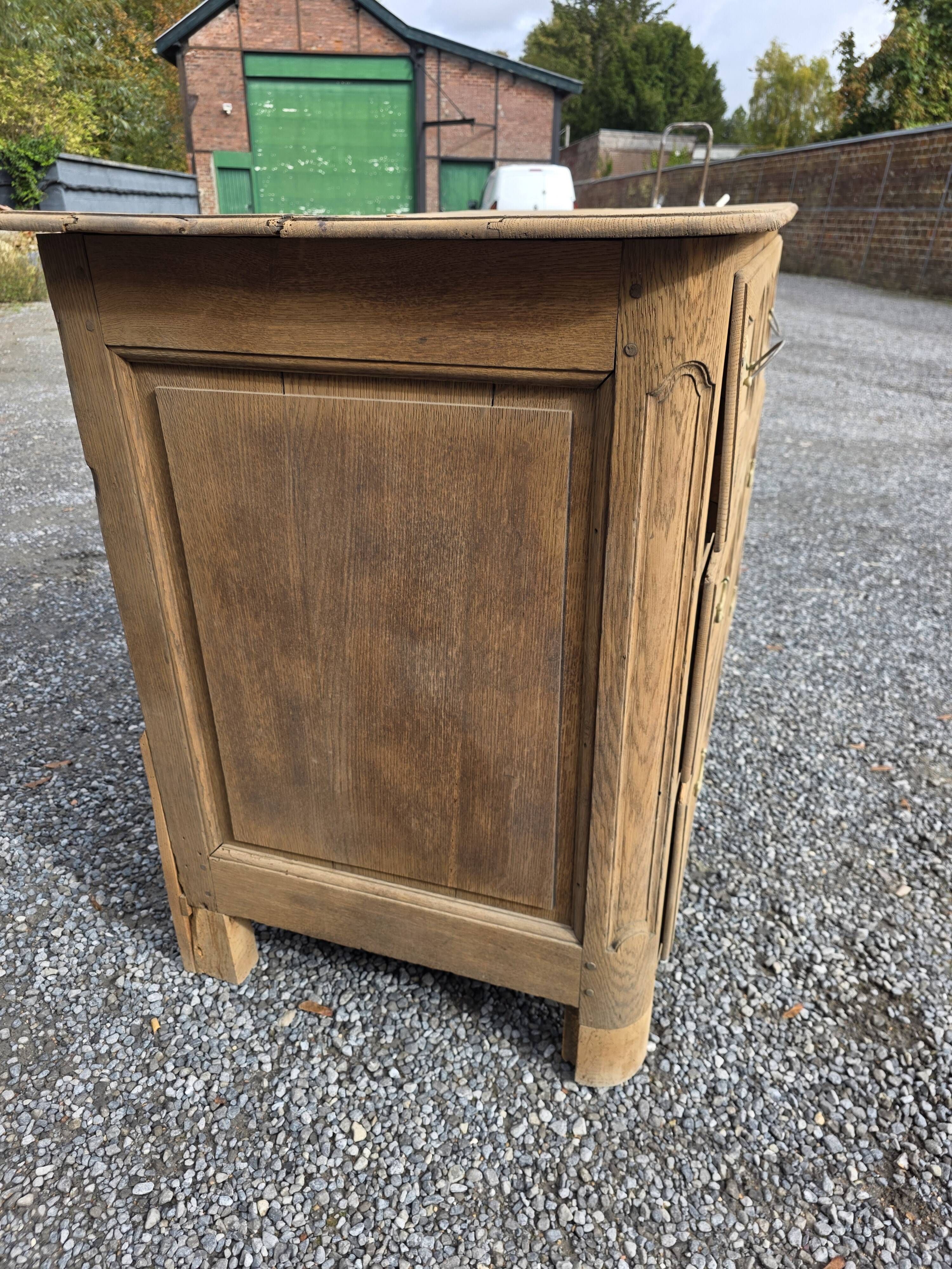 18th-century Louis XV oak commode