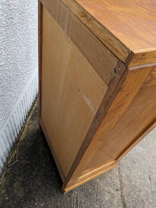 Curtain cabinet, filing cabinet