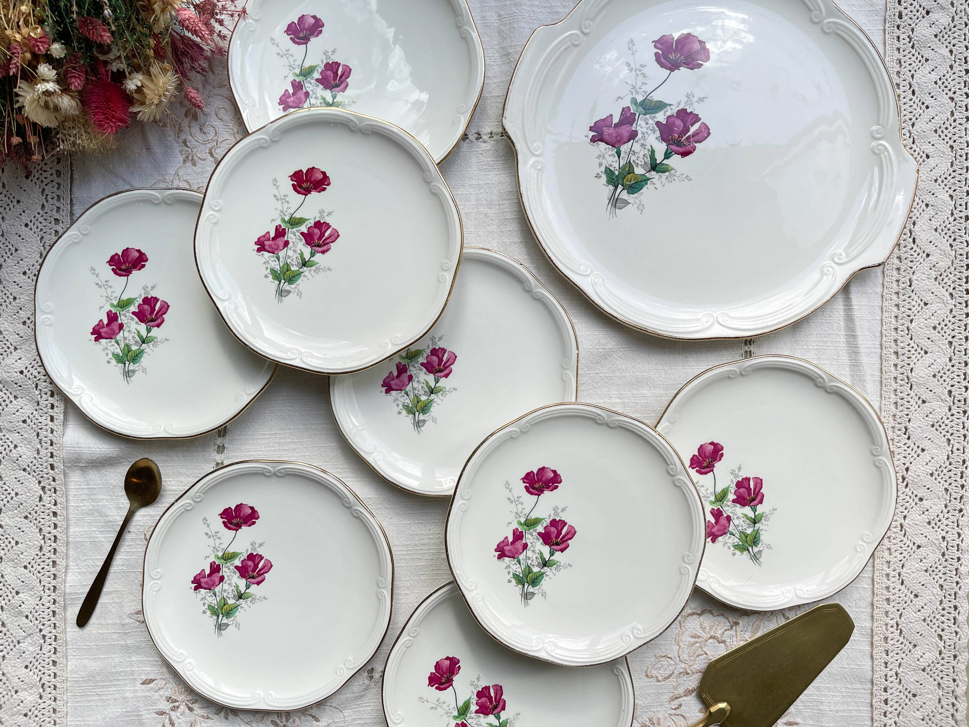 Vintage dessert service for 8 people in Gien porcelain from France, Elegance model, floral motif