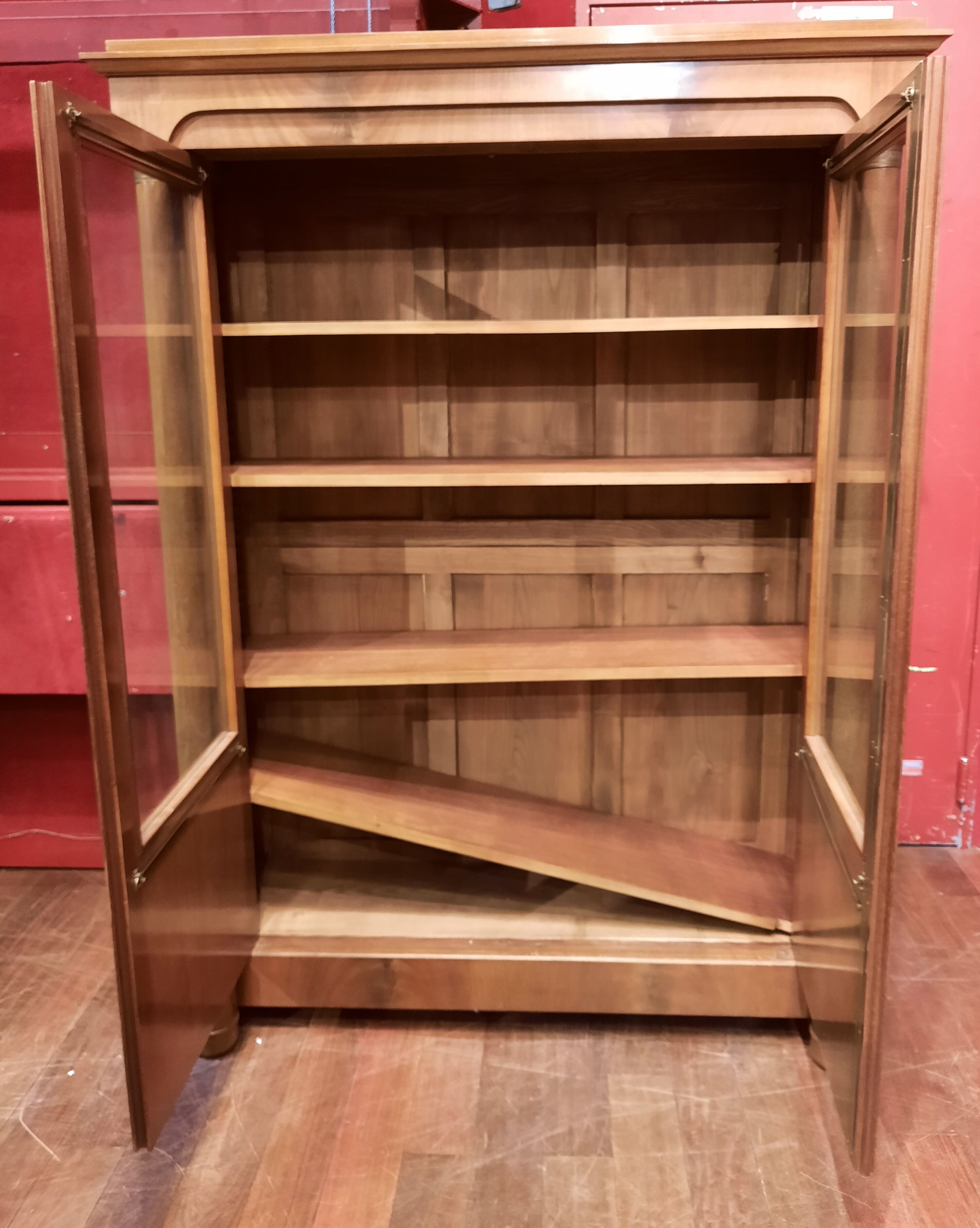 2-door mahogany empire style showcase