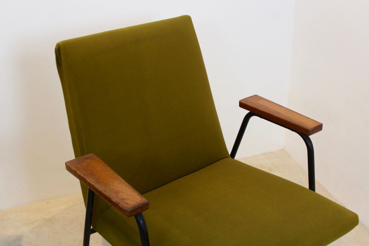 Pierre Guariche armchair by Meurop