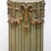Colonne piédestal style Louis XVI vert olive