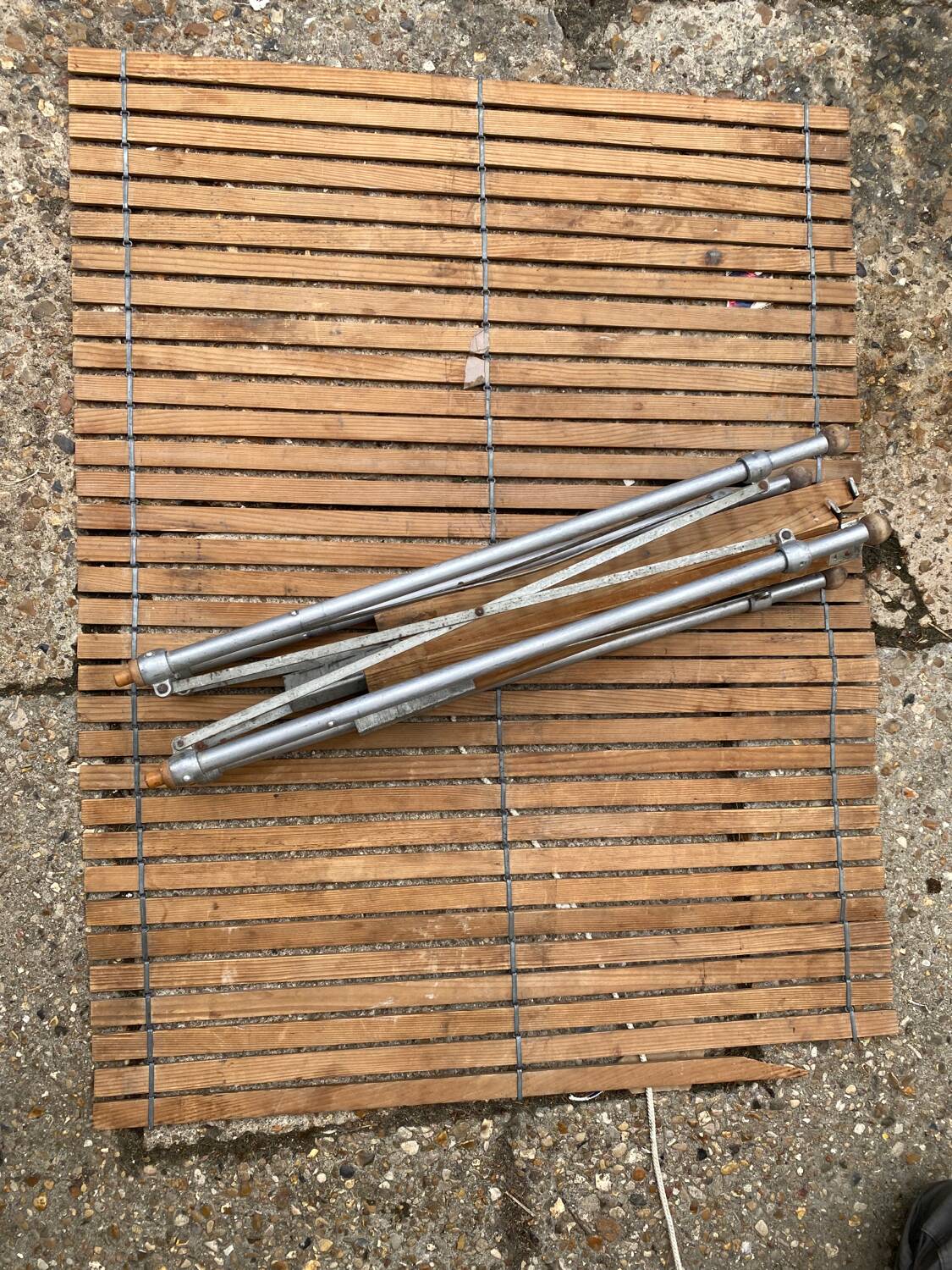 Folding camping table