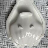 Empty pocket hands in opaline avon