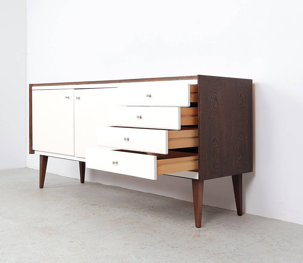 Buffet vintage en bois avec façades blanches, années 60
