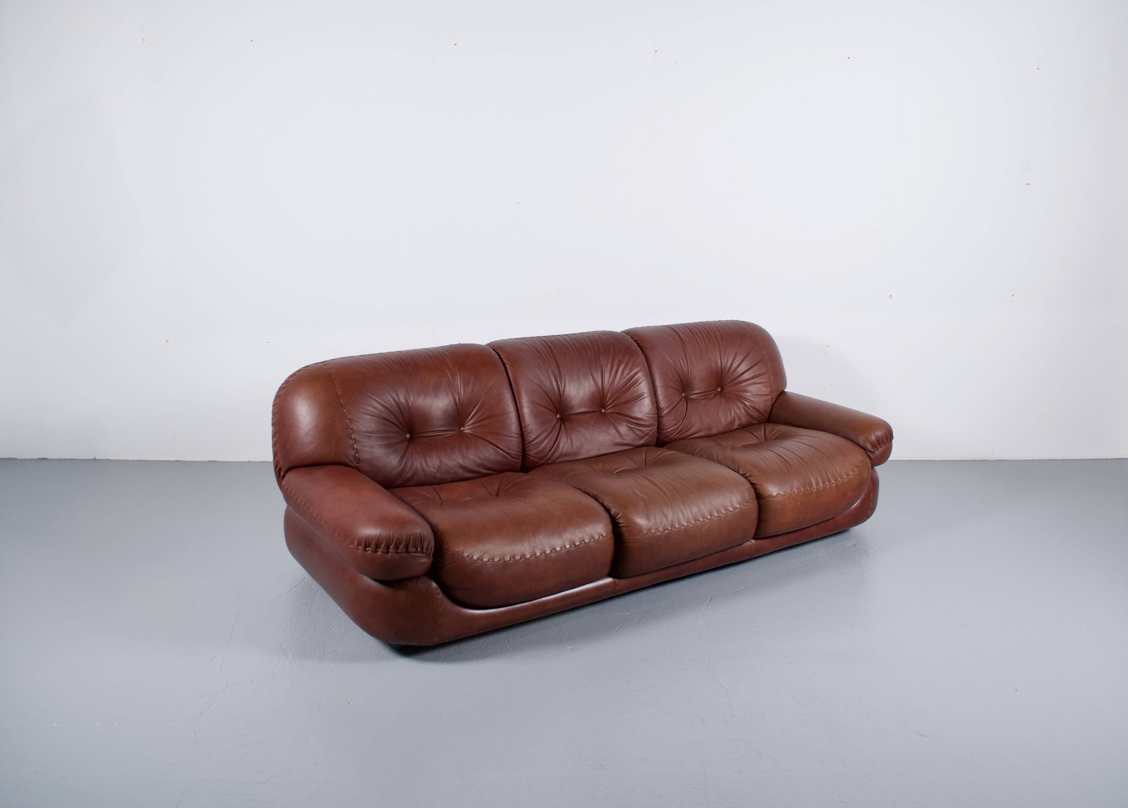 Sapporo leather sofa 1970s by Mobil Girgi publisher