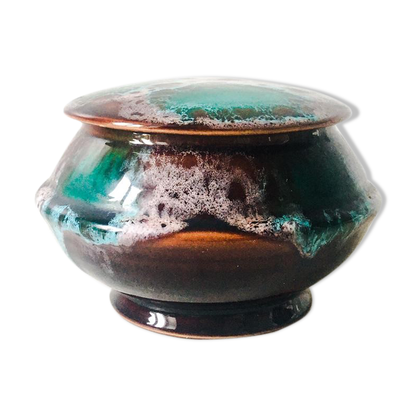 Ceramic box with its lid