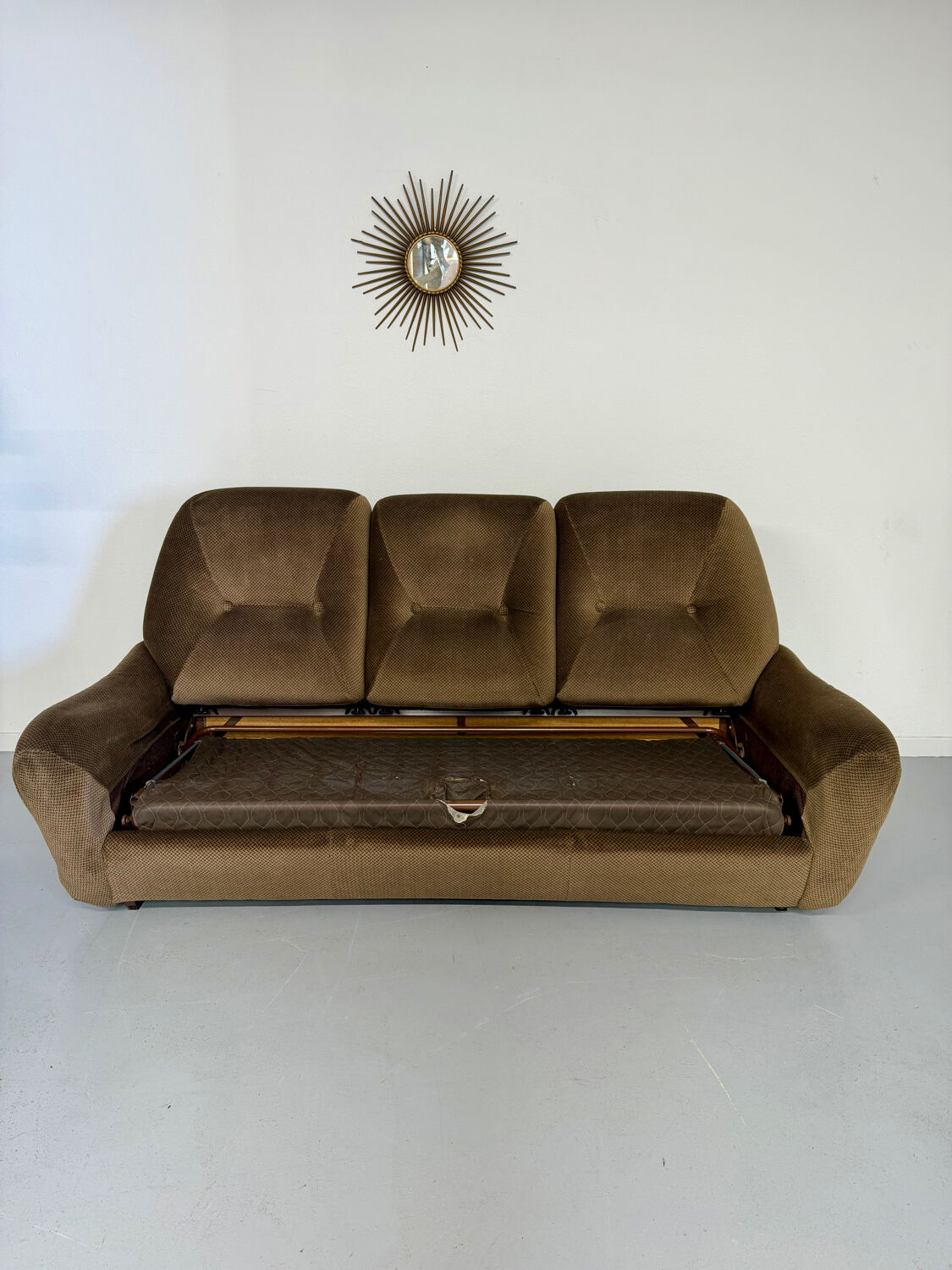 Cosy 3-seater sofa, convertible, French design from the 70s, vintage.
