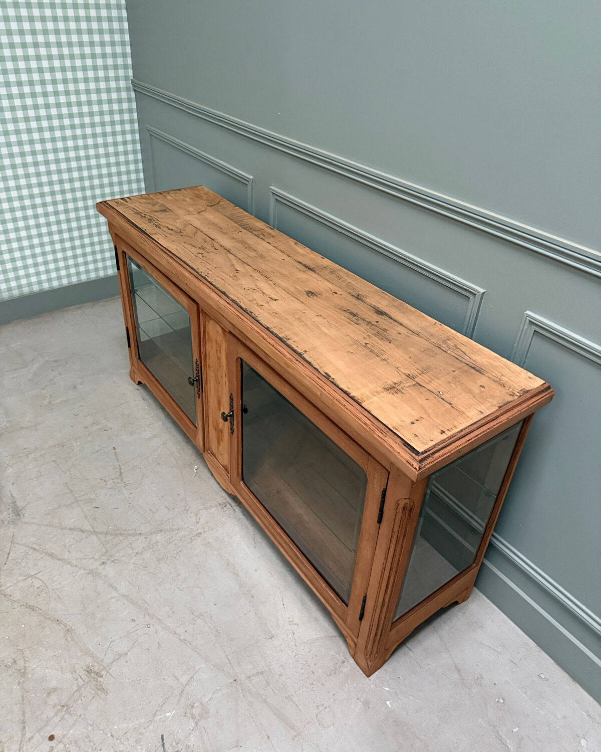 Low antique display cabinet (renovated)