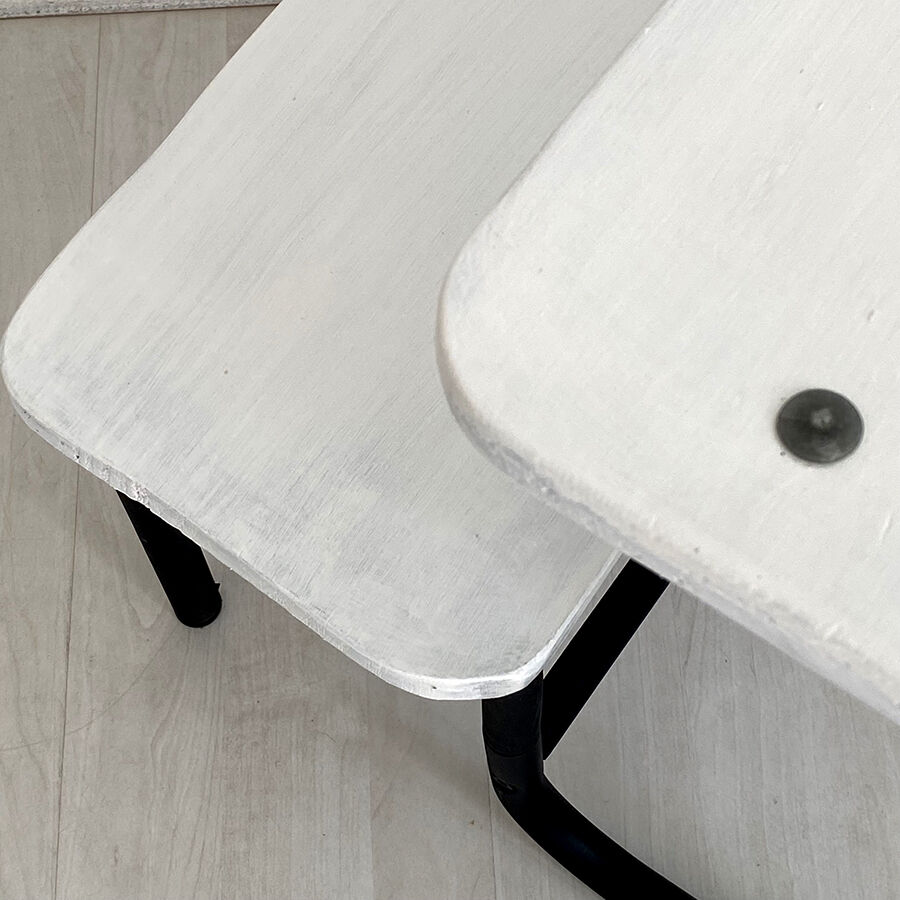 Small children's desk