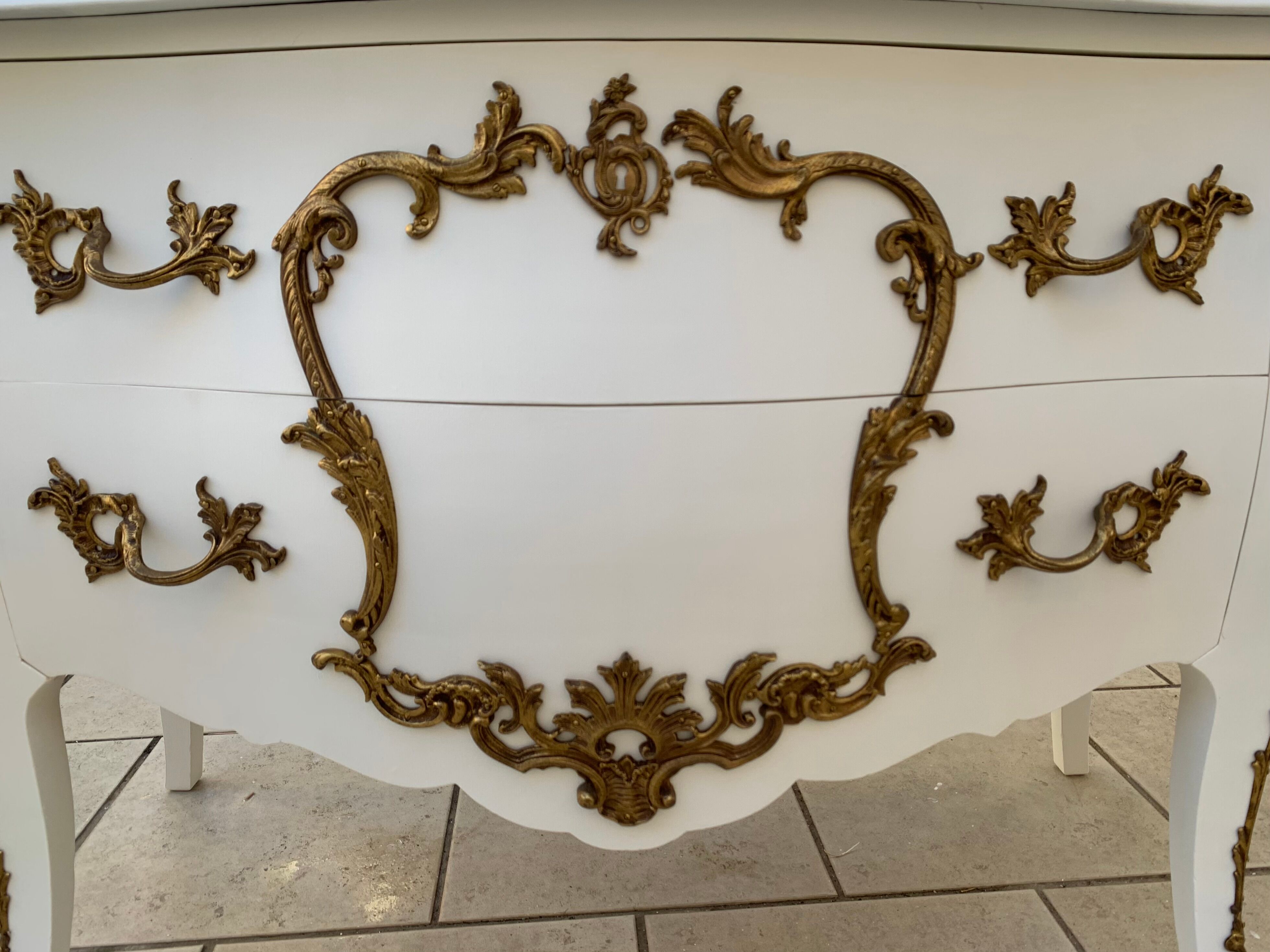 Louis XV chest of drawers