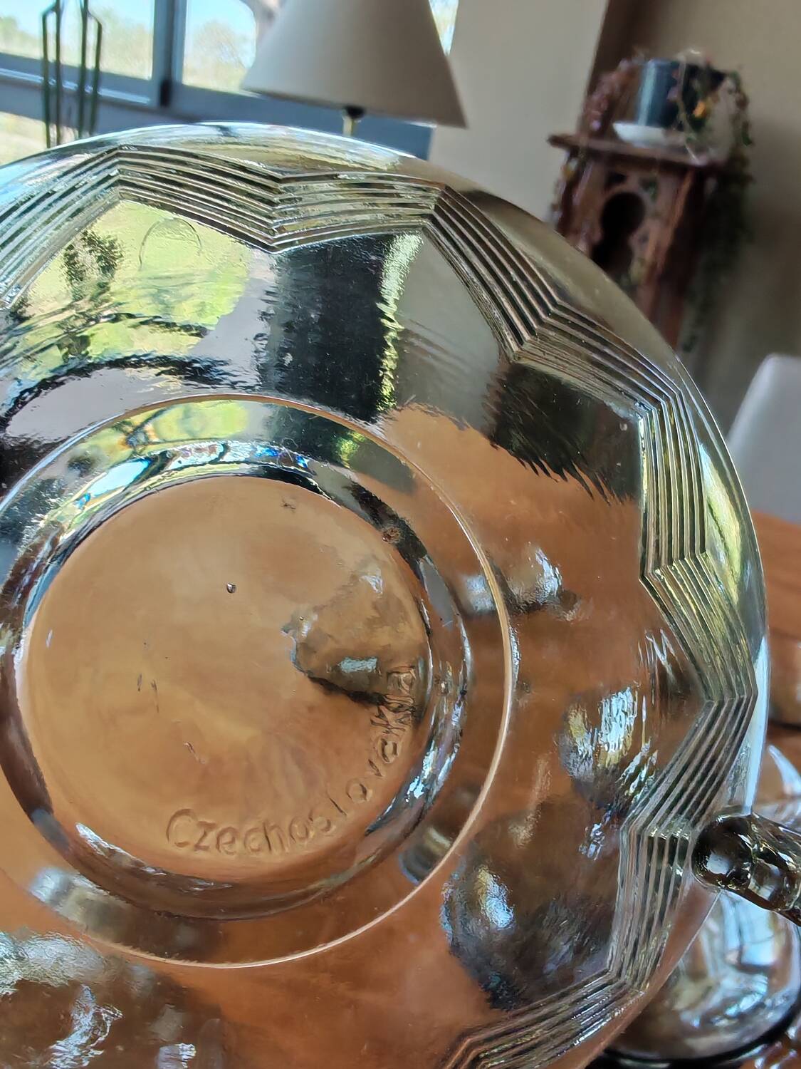 Lot de 8 coupelles art déco en verre.