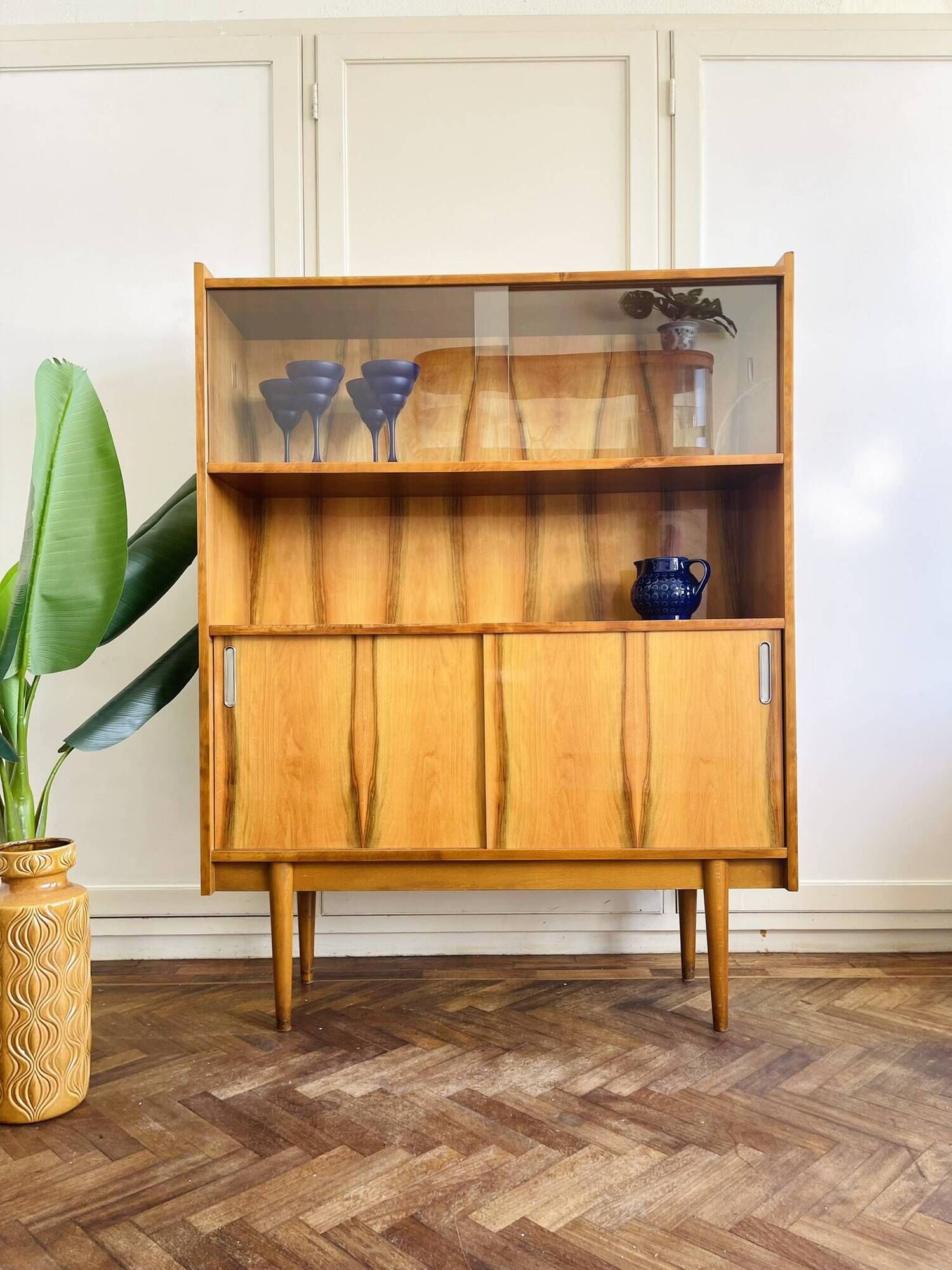 Bytomskie orion 1050b highboard en finition laque guitare