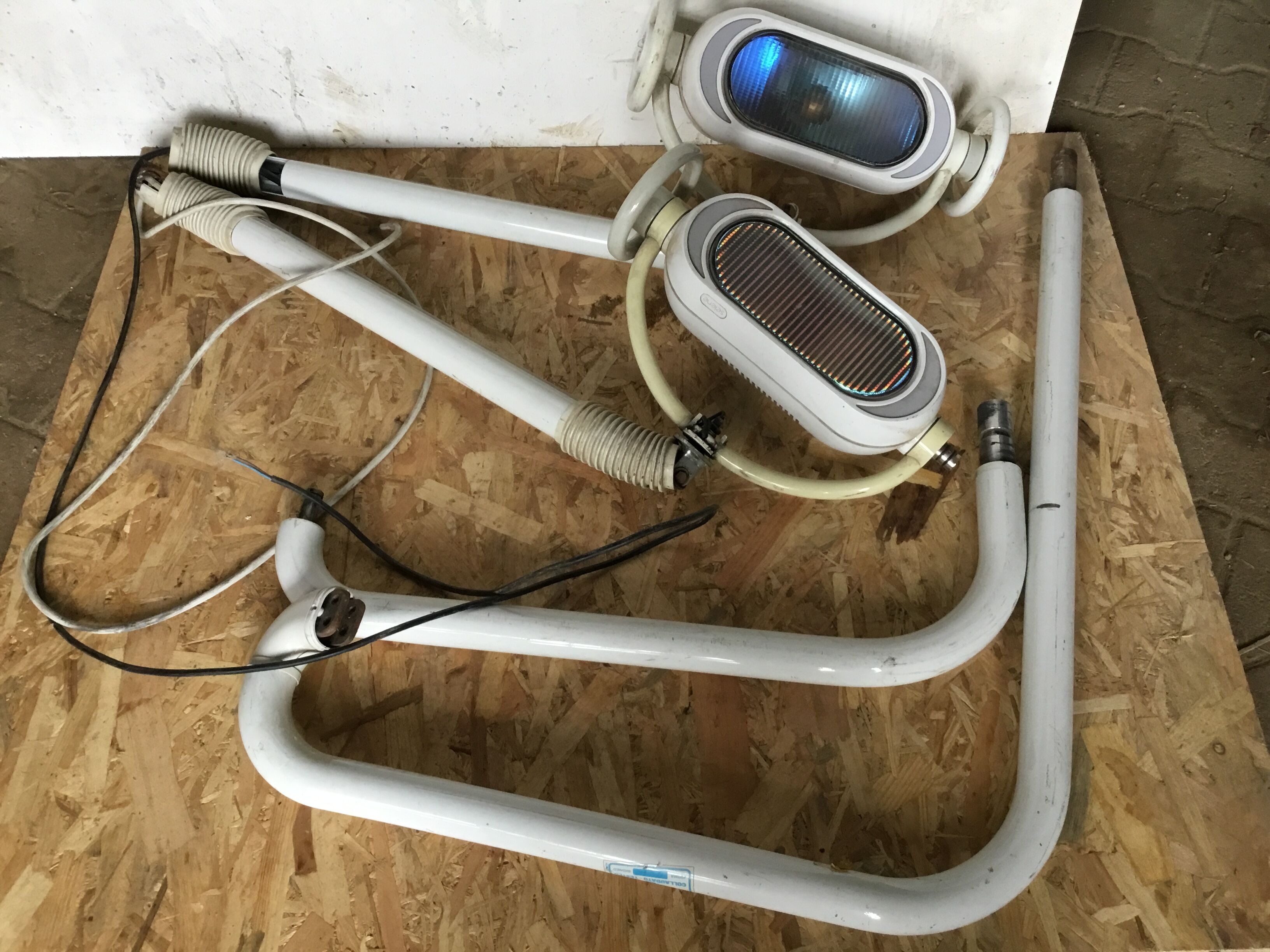 2 industrial dentist lamps Luna and selene