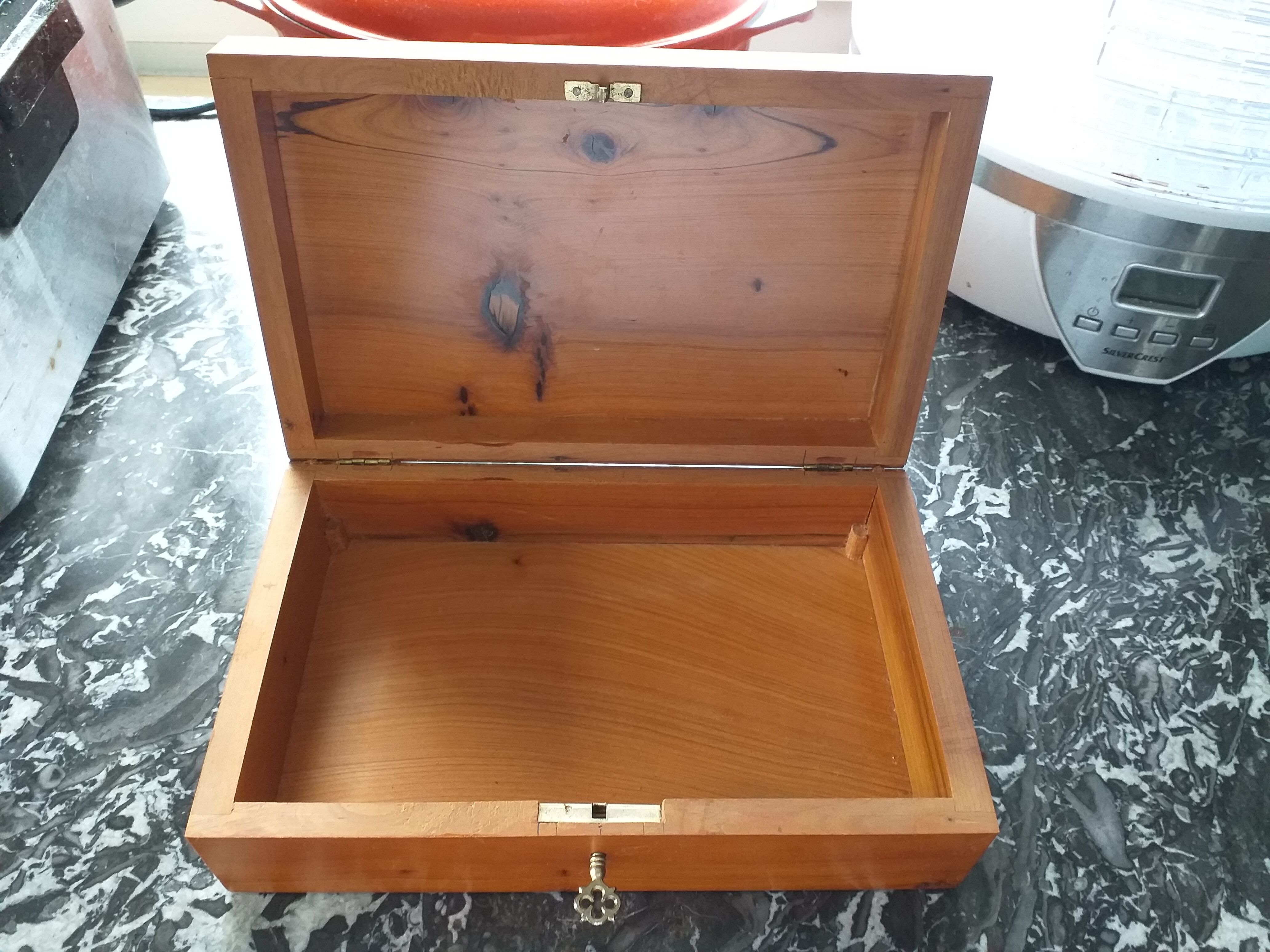 Box in marquetry
