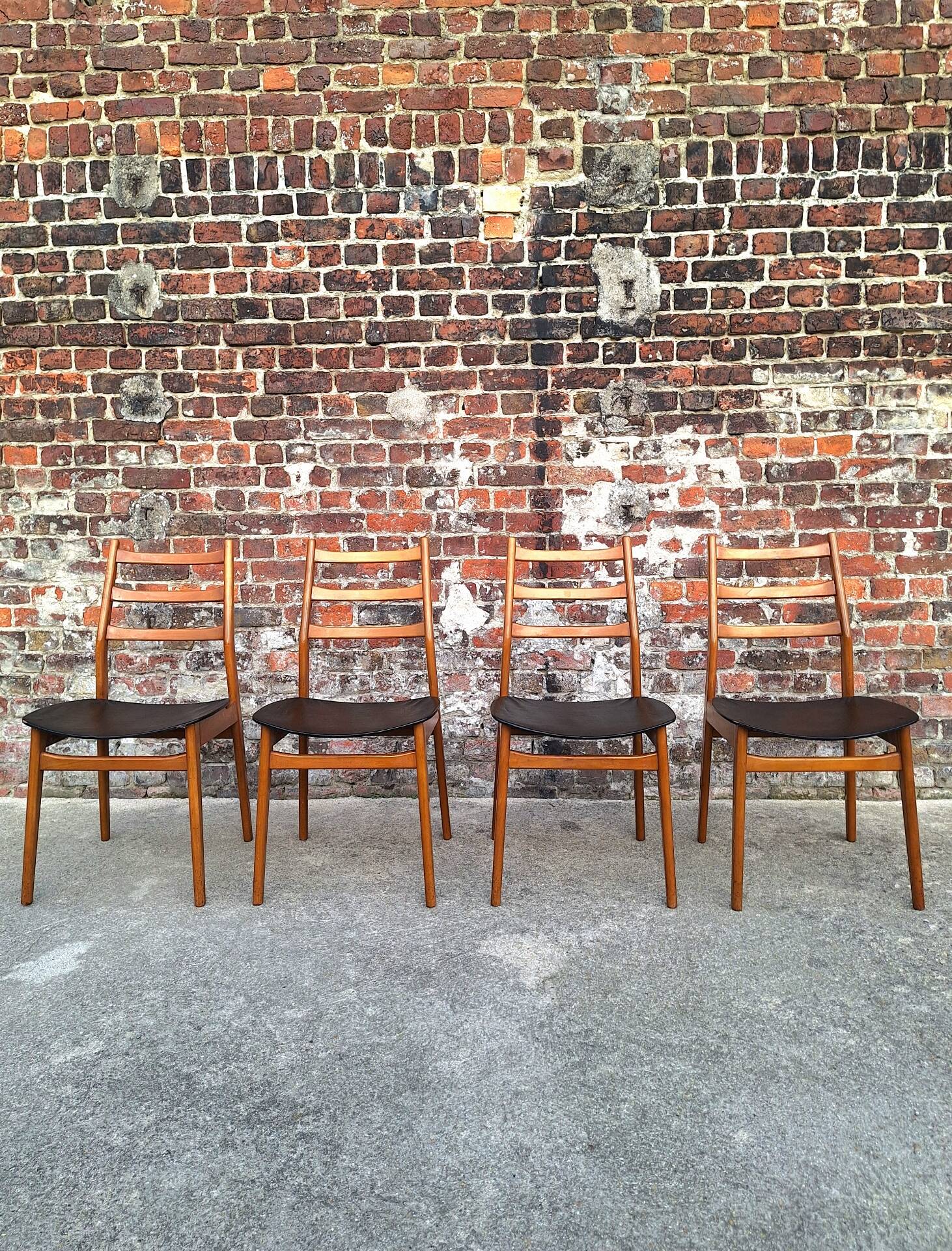 Set of 4 Casala chairs, vintage Scandinavian design seats.