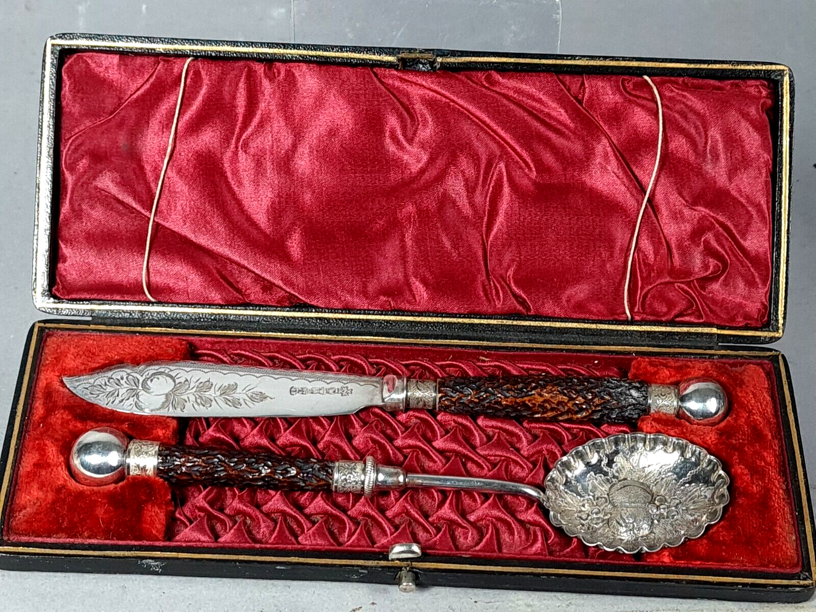 Antique English silver plated and wood dessert service cutlery B522