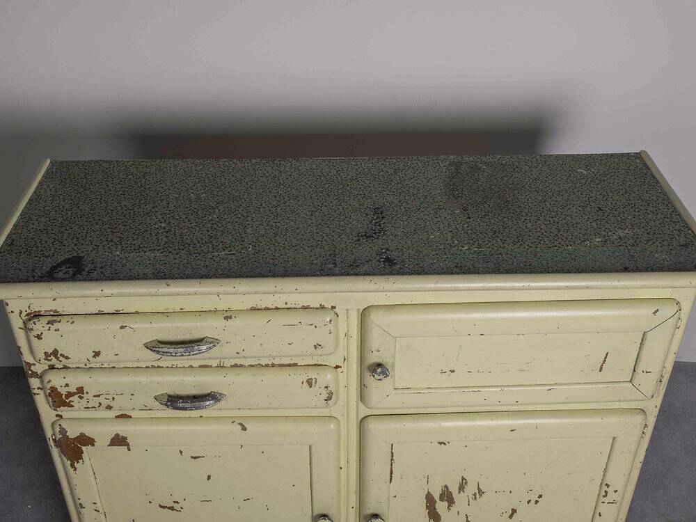 Vintage chest of drawers