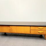 Enfilade avec portes coulissantes