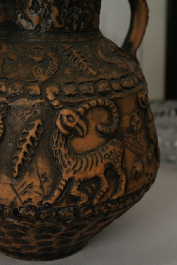 Vase cruche vintage jasba bas reliefs animaux fantastiques