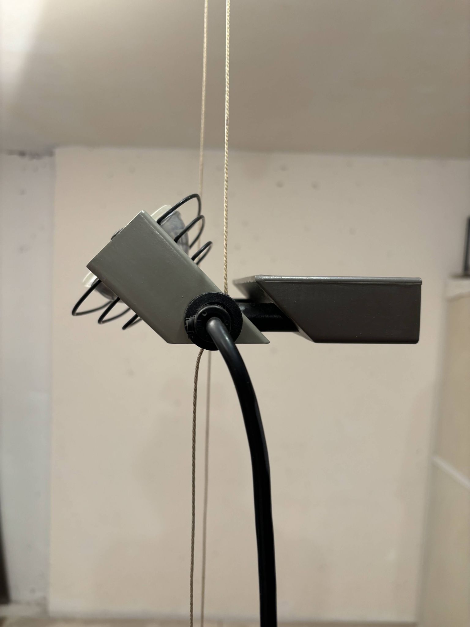 Suspension Abolla par CP&PR Associati, Artemide
