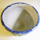 Ceramic pot cover with fruit