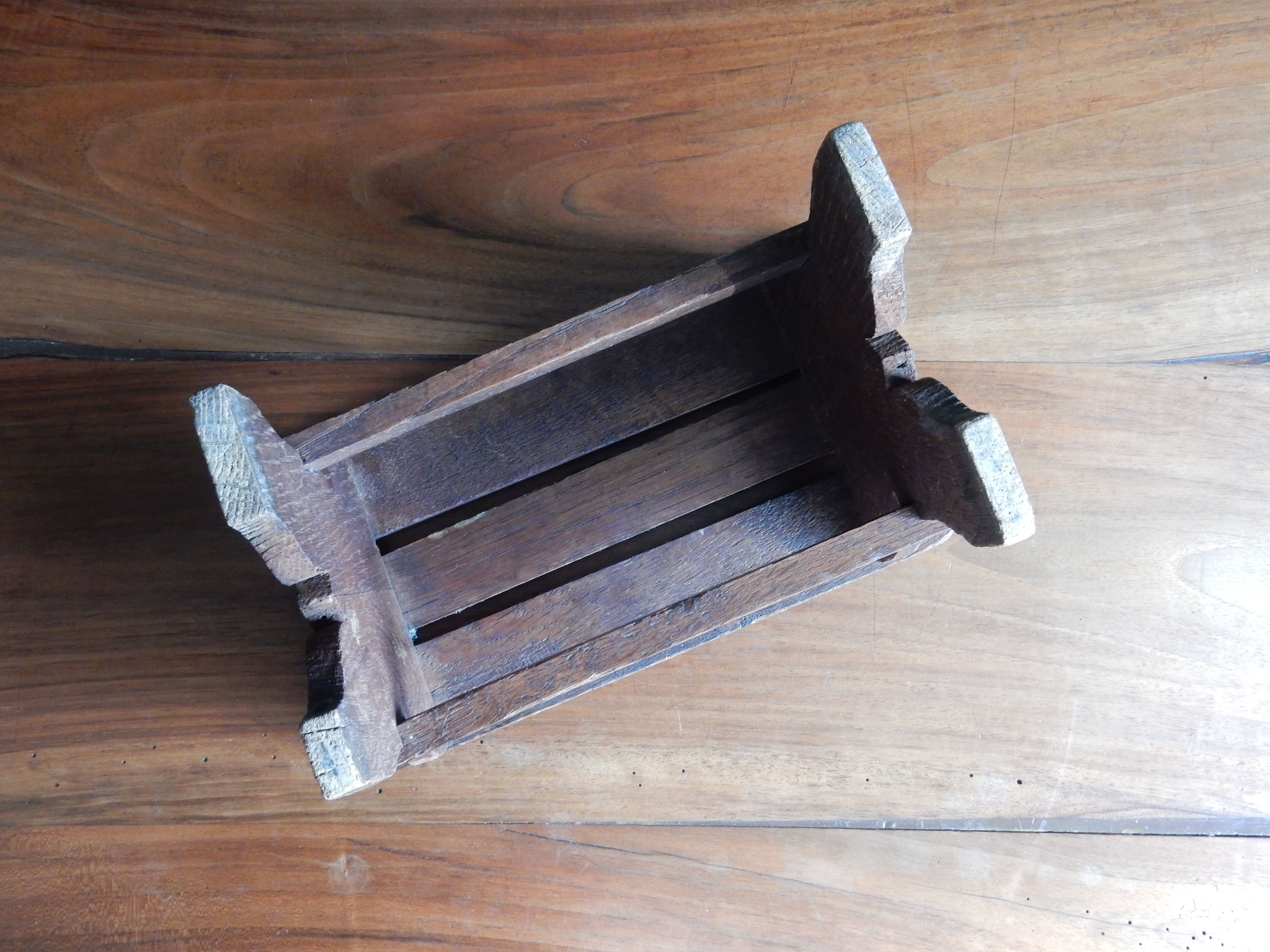 Wooden footrest