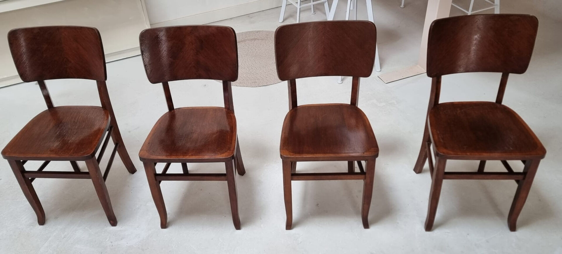 Chaises du milieu du siècle