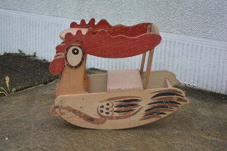 Rocking hen