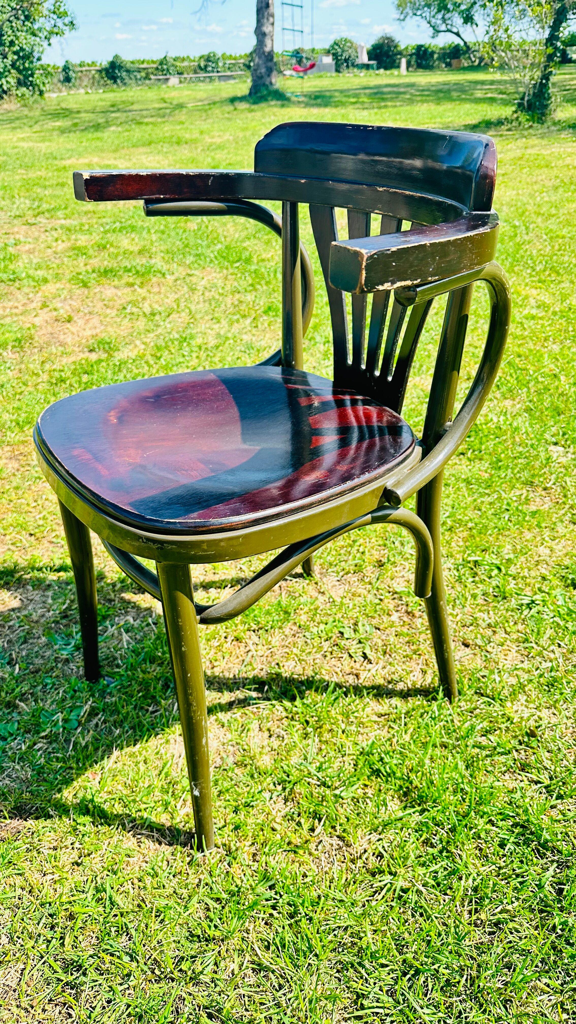 16 Unique Bistro chairs with metal legs