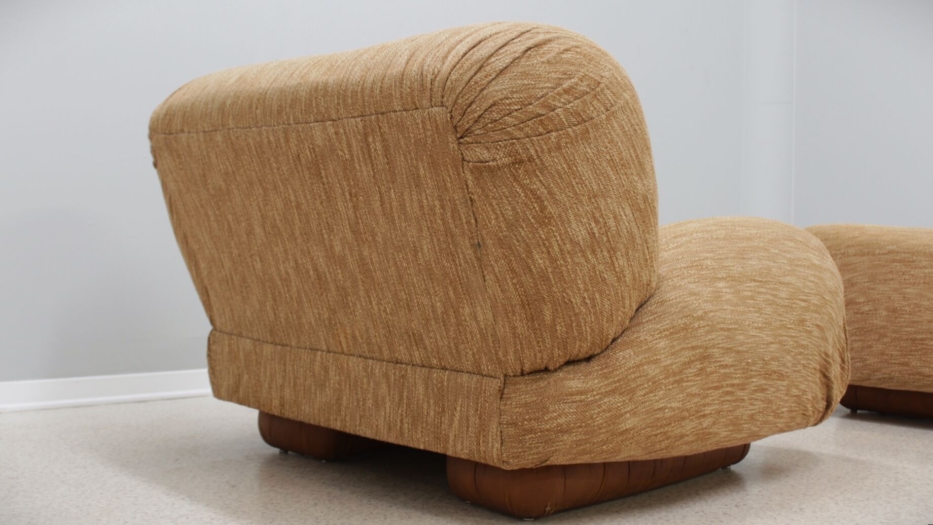 Pair of armchairs by Giuseppe Rossi di Albizzate, 1970s
