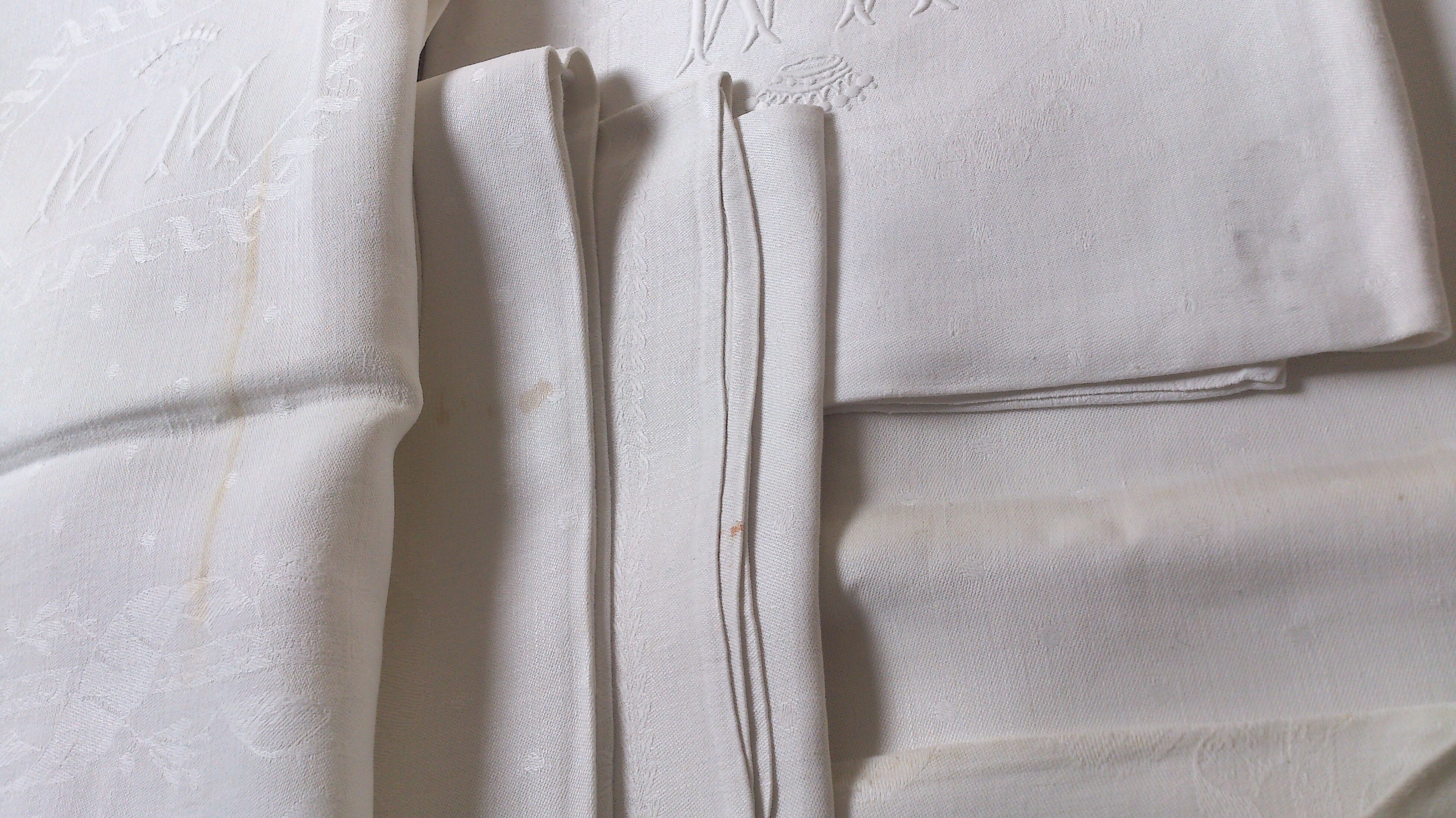Set of 12 linen / cotton damask cloth napkins