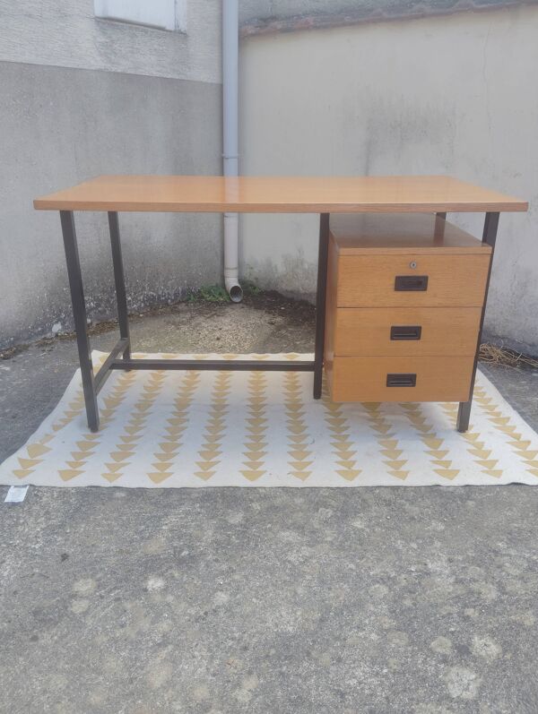 Bureau moderniste