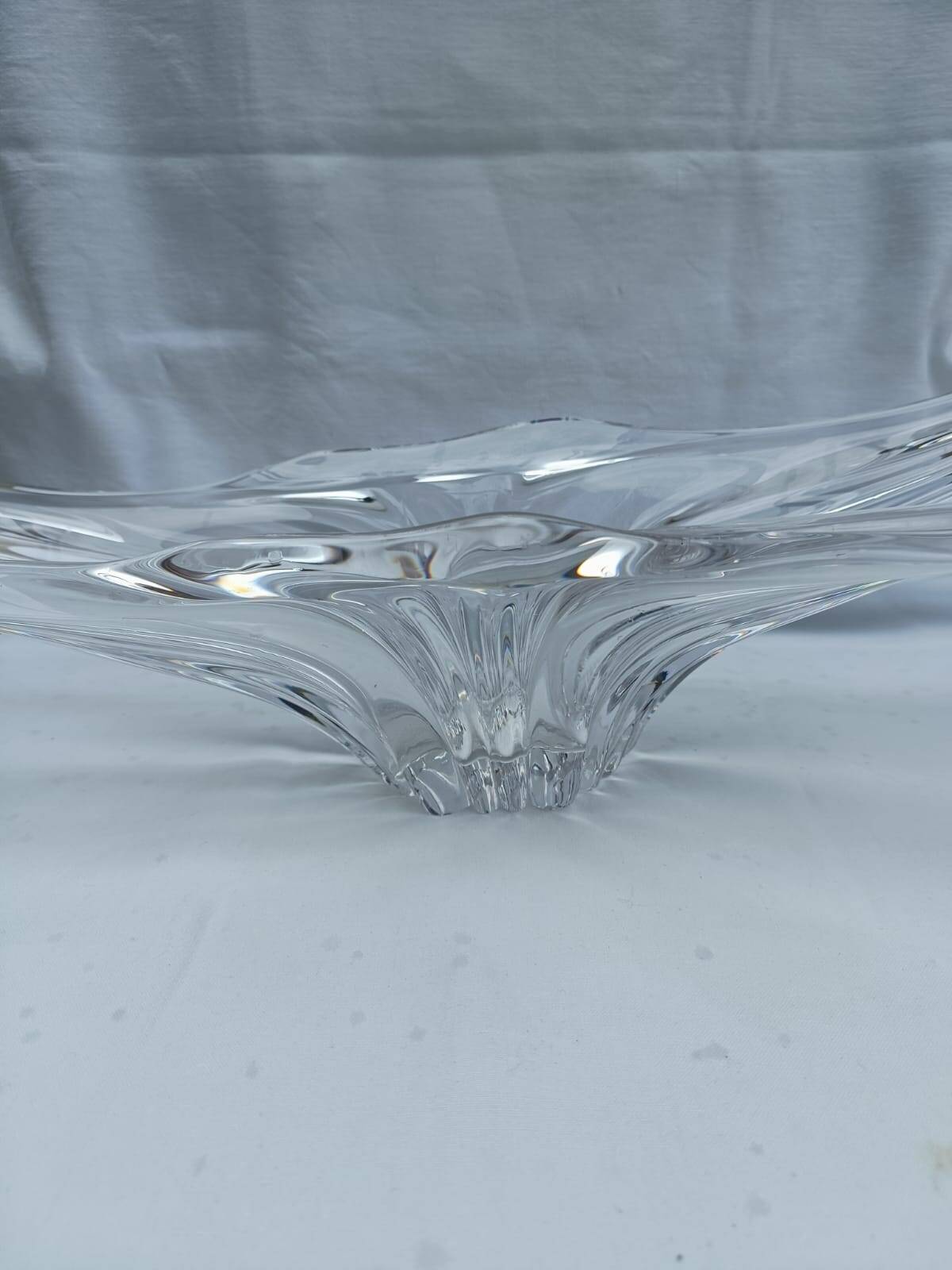 Glass fruit bowl