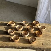 11 tasses à café vintage en grès mat brut
