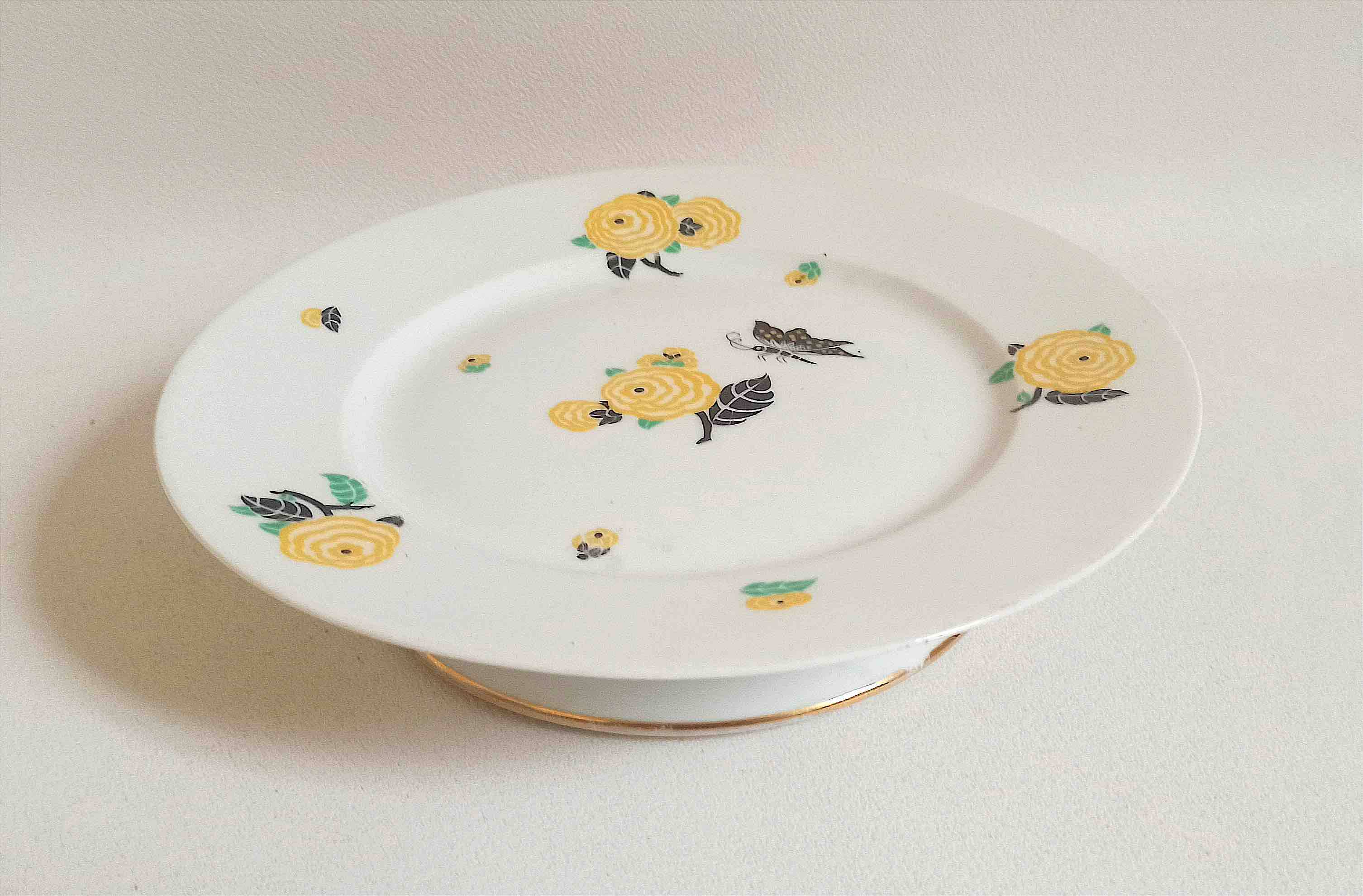 Limoges porcelain cake dish from the 1930s Diameter 23.5 cm